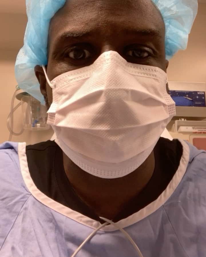 ファンクマスター・フレックスのインスタグラム：「Had some minor eye surgery today! Better now! Plus I’m 35 pounds down bruh! HOW THIS HAT LOOKING?」