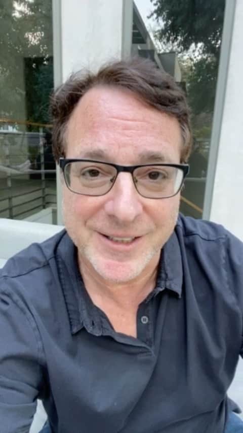 ボブ・サゲットのインスタグラム：「Just a day off for my podcast so I wanted to just put out a little message here on Instagram. I have a great episode coming out tomorrow and Monday too of “Bob Saget’s Here For You.” You can get it wherever you get your podcasts.... SUBSCRIBE @applepodcasts @itunes @applemusic OR @spotifypodcasts @spotify Wishing you a good night, or morning depending on where you are. Xo #podcasts #comedypodcast @studio71」