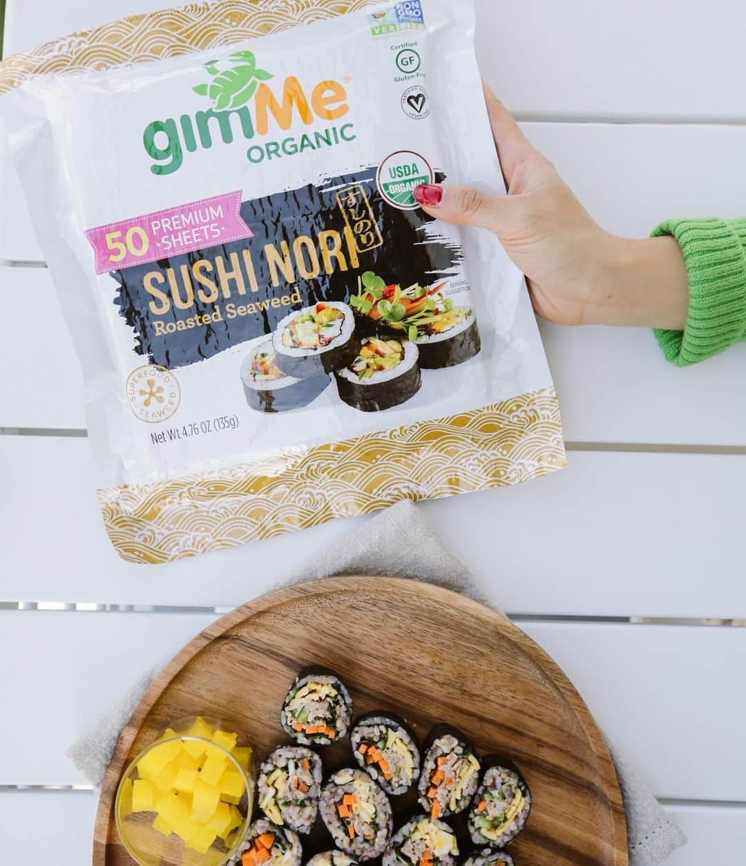 Jenn Imさんのインスタグラム写真 - (Jenn ImInstagram)「This is how I roll ~ Been bustin’ out my @gimmegrams sushi nori (organically grown & harvested in Korea) to practice making my homemade gimbap! 🤍 Use my code 20JENNIM for 20% off your next purchase of gimMe 50 ct sushi nori on Amazon (Valid thru 8/15/20). #ad #gimmeseaweed」7月30日 2時30分 - imjennim