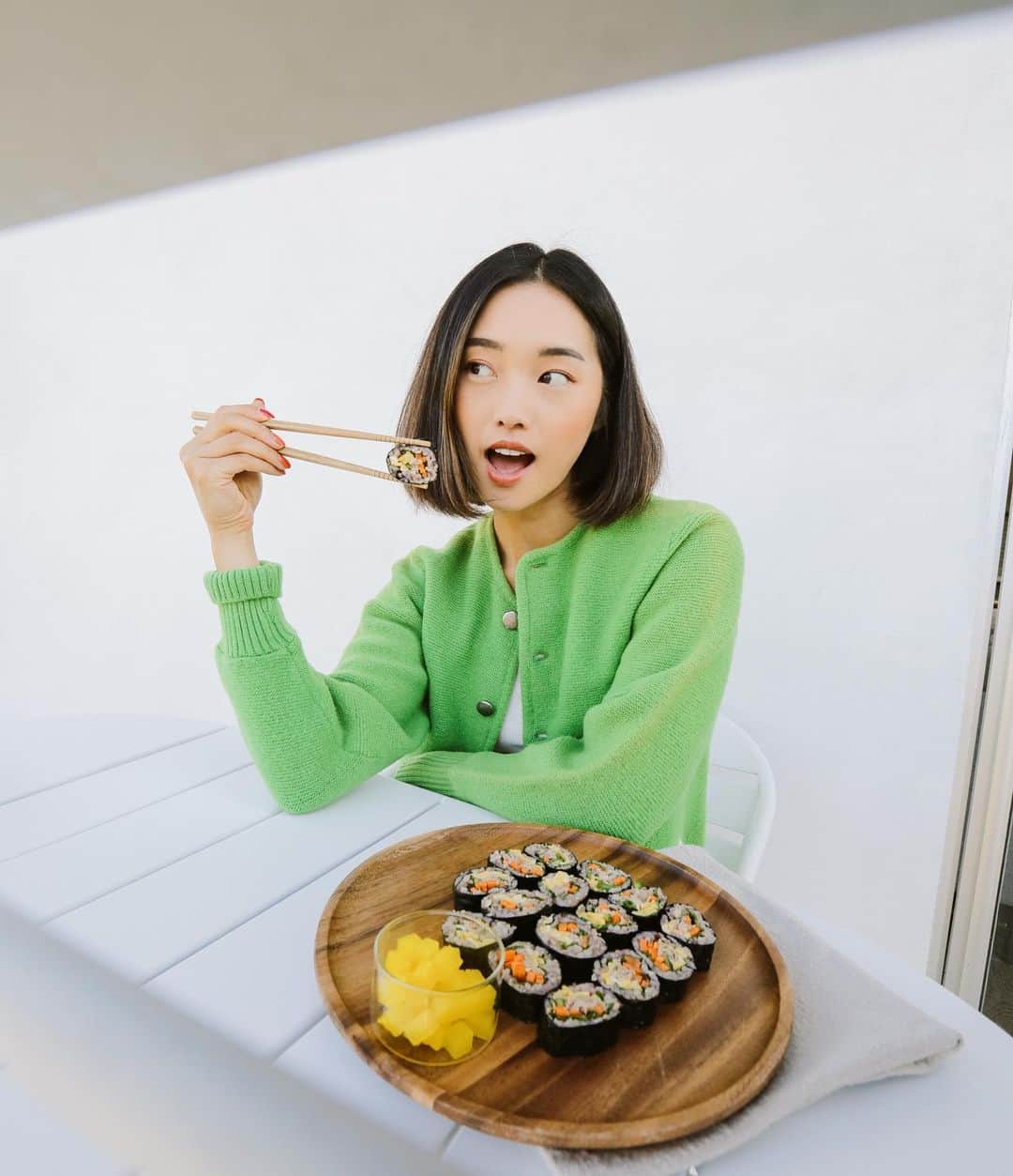 Jenn Imさんのインスタグラム写真 - (Jenn ImInstagram)「This is how I roll ~ Been bustin’ out my @gimmegrams sushi nori (organically grown & harvested in Korea) to practice making my homemade gimbap! 🤍 Use my code 20JENNIM for 20% off your next purchase of gimMe 50 ct sushi nori on Amazon (Valid thru 8/15/20). #ad #gimmeseaweed」7月30日 2時30分 - imjennim