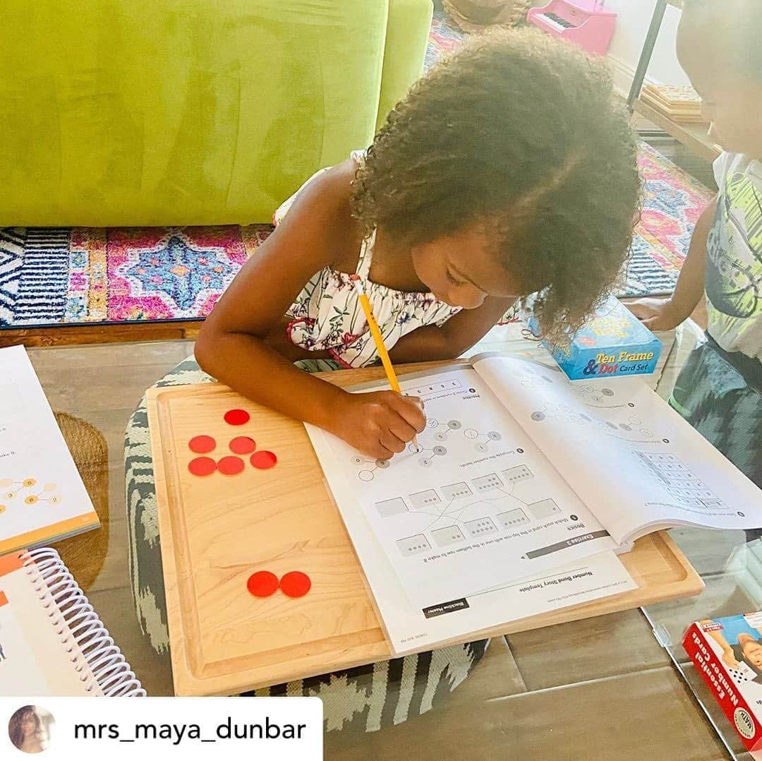 ロックモンド・ダンバーのインスタグラム：「Posted @withregram • @mrs_maya_dunbar 3rd day of our homeschool journey and so far the Dunbar kids seem to be enjoying our new normal.  I must admit, despite having some initial anxiety and fear...I'm thoroughly enjoying this. Honestly it feels like our little crew is growing even closer in this process, which didn't seem possible considering we are extremely connected and tight knit already. Shout out to the great teachers---few and far between. Can't imagine attempting to properly educate 20 or 30+ kids with various learning styles at once 🤦🏽‍♀️🥴 #blackhomeschoolers #blackhomeschooling #blackhomeschool365 #blackhomeschoolfamily #blackhomeschooler #blackhomeschoolmom #blackfamily #blackfamilygoals #educateyourself #educationispower #blackeducation」