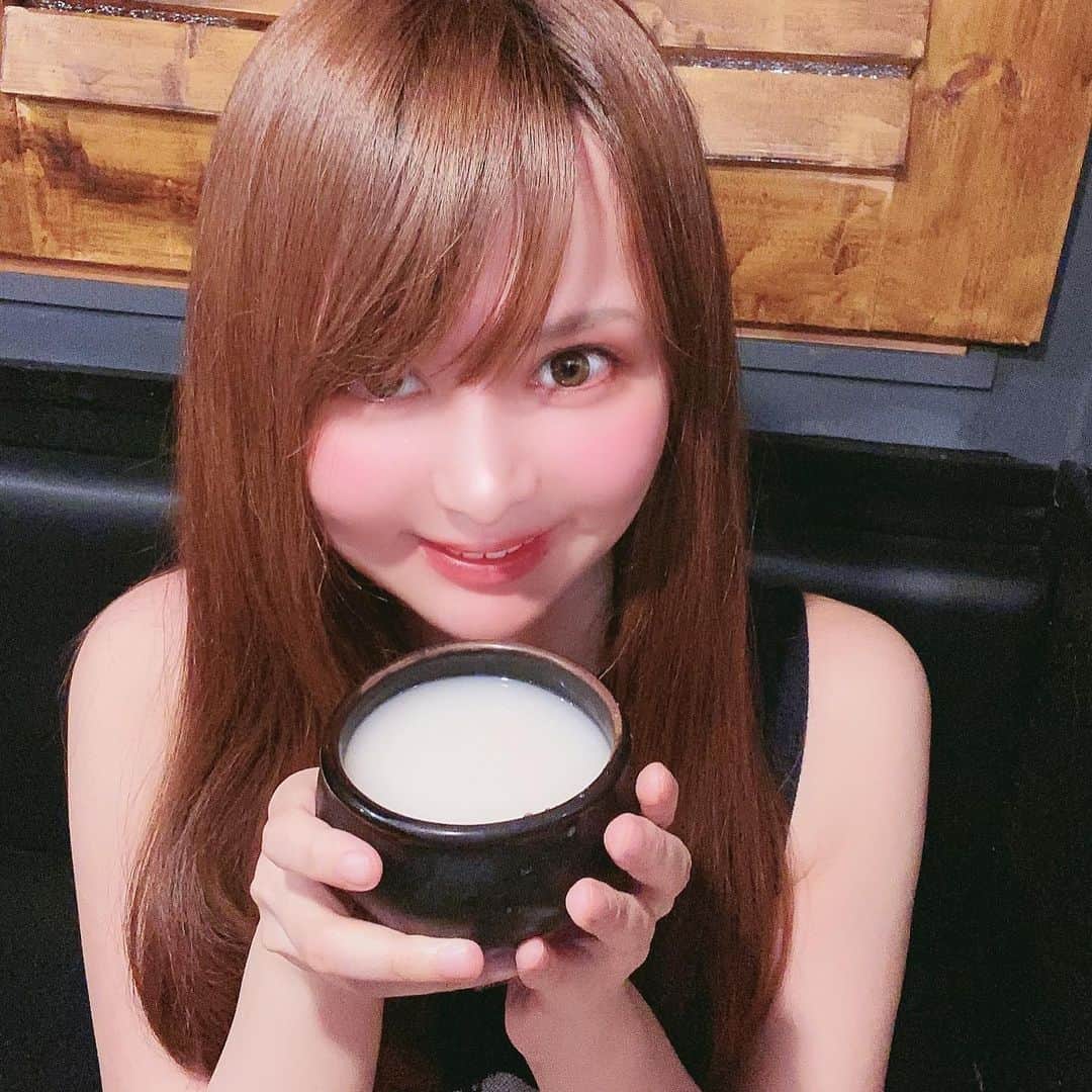 望月美穂のインスタグラム：「すっぴんかナチュラルメイクばっかりー💋 . 酔っ払ってるから顔真っ赤だよ(꒪˙꒳˙꒪ ) . #まっこり#酔っ払い#ダイエット中」
