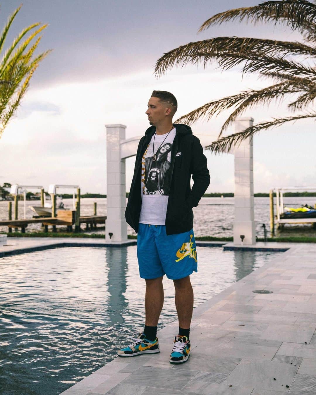 ブレイク・スネルのインスタグラム：「🌴 #3of7」