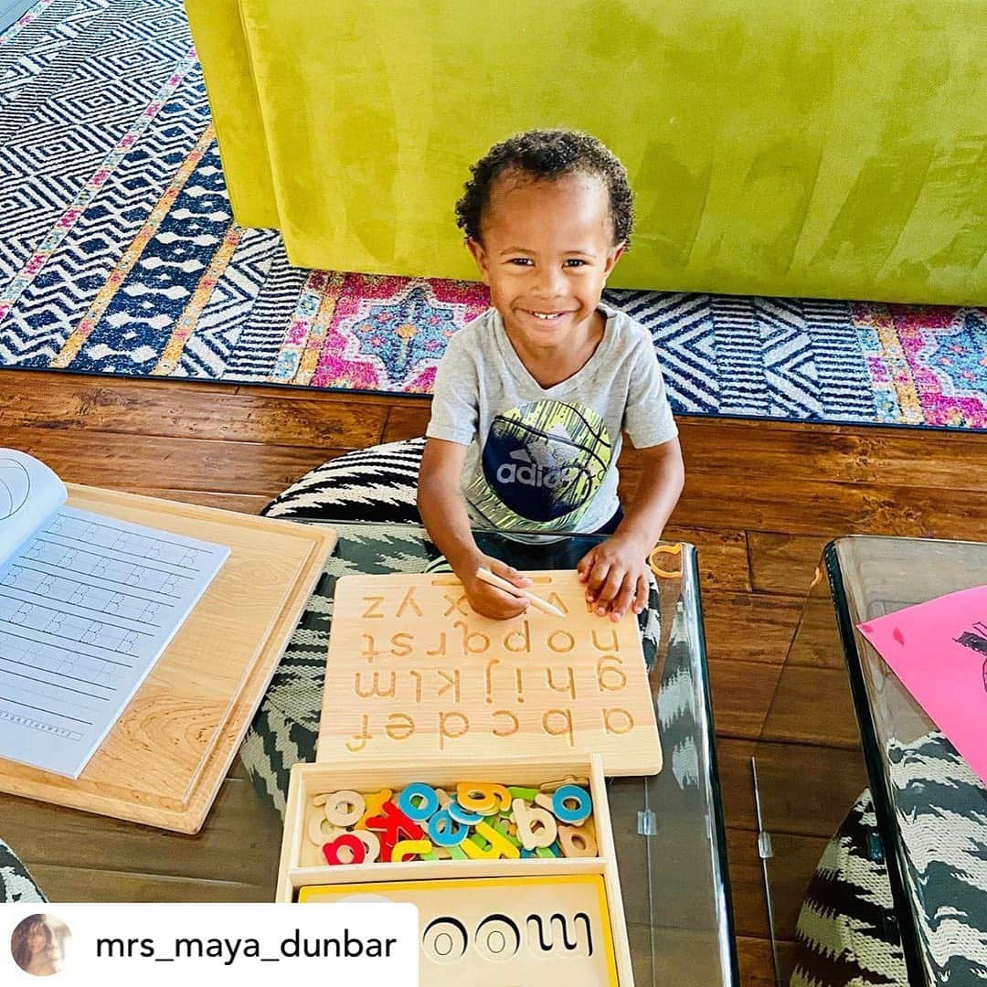 ロックモンド・ダンバーさんのインスタグラム写真 - (ロックモンド・ダンバーInstagram)「Let it begin! “The Black Box Academy for Free Thinkers” #blackhomeschoolers #blackhomeschooling #blackhomeschool365 #blackhomeschoolmom #blackhomeschooling #blackhistory365 #blackhistoryisamericanhistory #blackhistoryeveryday #blackhomeschoolfamilies」7月30日 3時15分 - rockmonddunbar