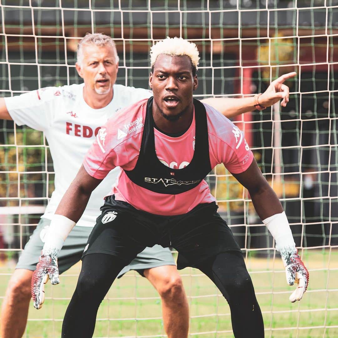 ASモナコさんのインスタグラム写真 - (ASモナコInstagram)「Goalkeeper 🧤Training」7月30日 3時41分 - asmonaco