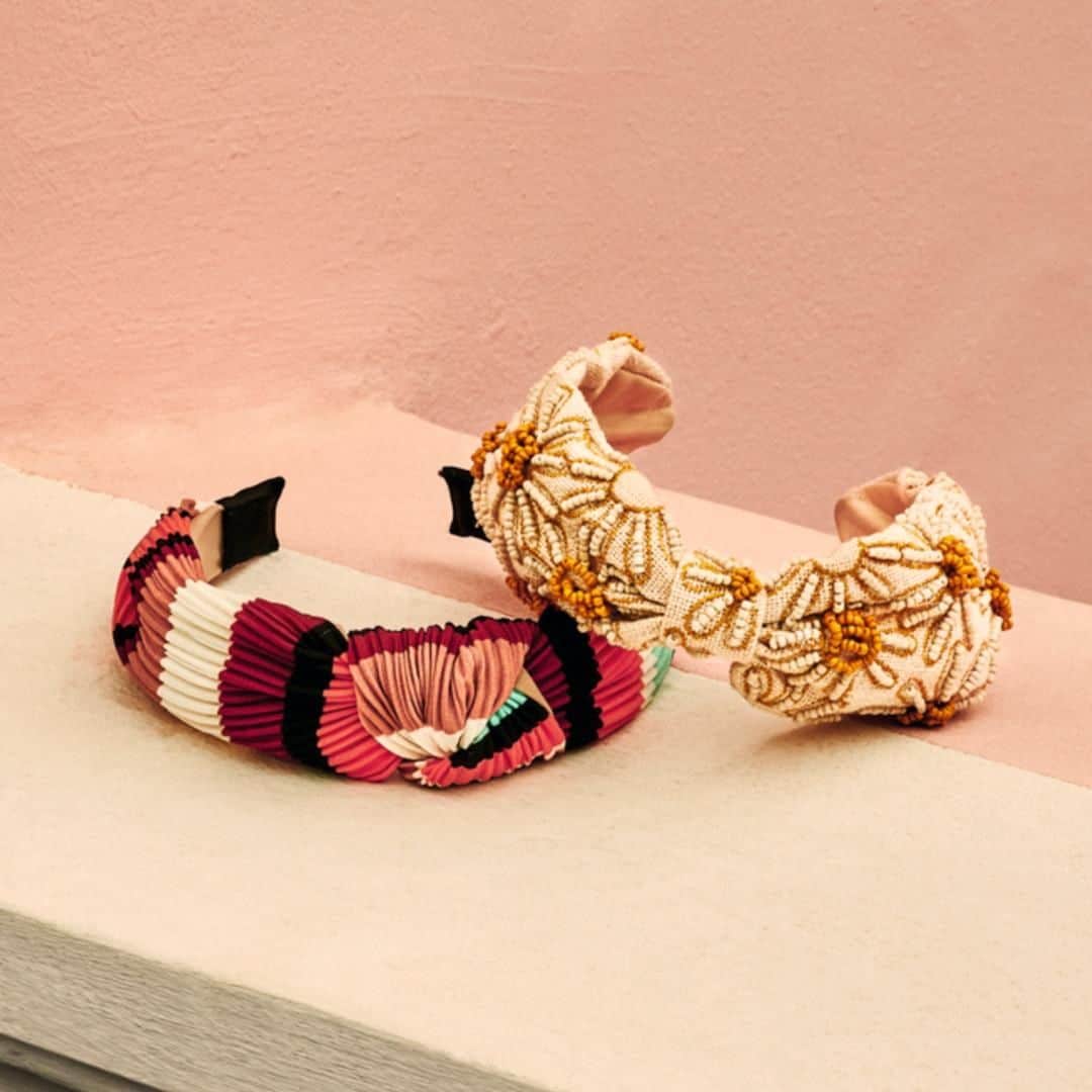 アクセサライズのインスタグラム：「I’m with the band 🎶   Head to the link in our bio to shop #Accessorize」