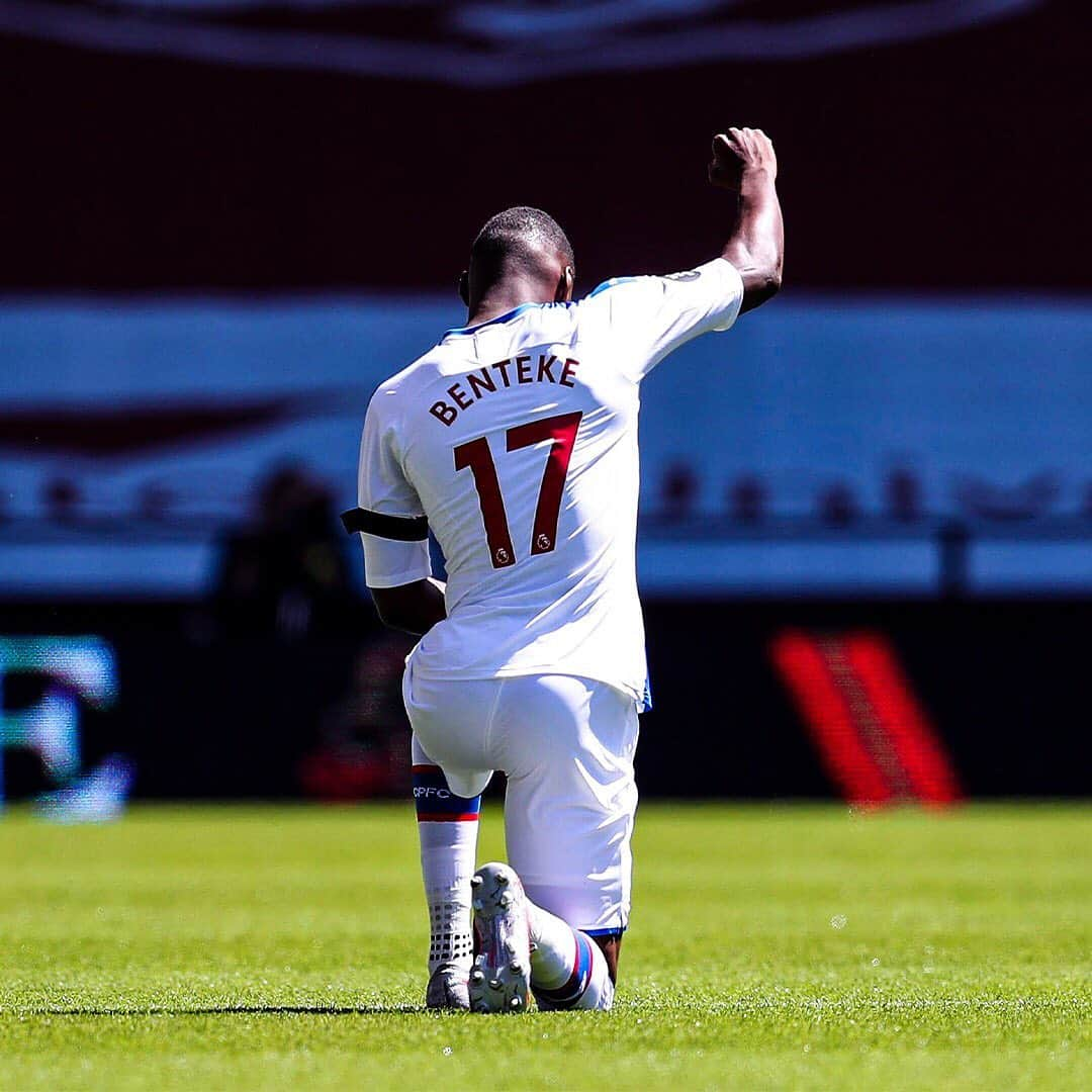 クリスティアン・ベンテケのインスタグラム：「After taking time to reflect on this season I want the #CPFC fans to know I’m the first to criticise myself when things don’t go well. It’s been tough but was picking up before and after lockdown. I was getting back to the old me but ruined my season with that red card. As always though I’ll strive to improve and do better for this team and this club next season. CB17」