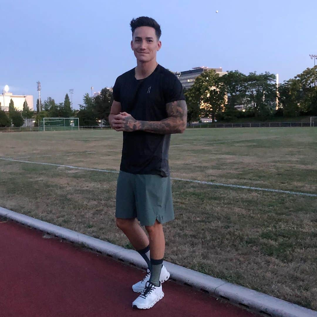 マゼル・ニューエンさんのインスタグラム写真 - (マゼル・ニューエンInstagram)「Habt ihr Lust auf ein Lauf-Event mit mir? 🏃🏽‍♂️ @on_running und @kellersports machen es möglich! Drei von euch haben die Chance nächsten Mittwoch mit mir in München einen Lauf und ein Workout zu absolvieren! Einfach in die Kommentare schreiben warum ihr dabei sein wollt! Die Gewinner werden am Sonntag per Privatnachricht informiert ✌🏼  #onrunning #kellersports #running #run #event #giveaway #gymnastics #workout #themarcelnguyen」7月30日 4時53分 - themarcelnguyen