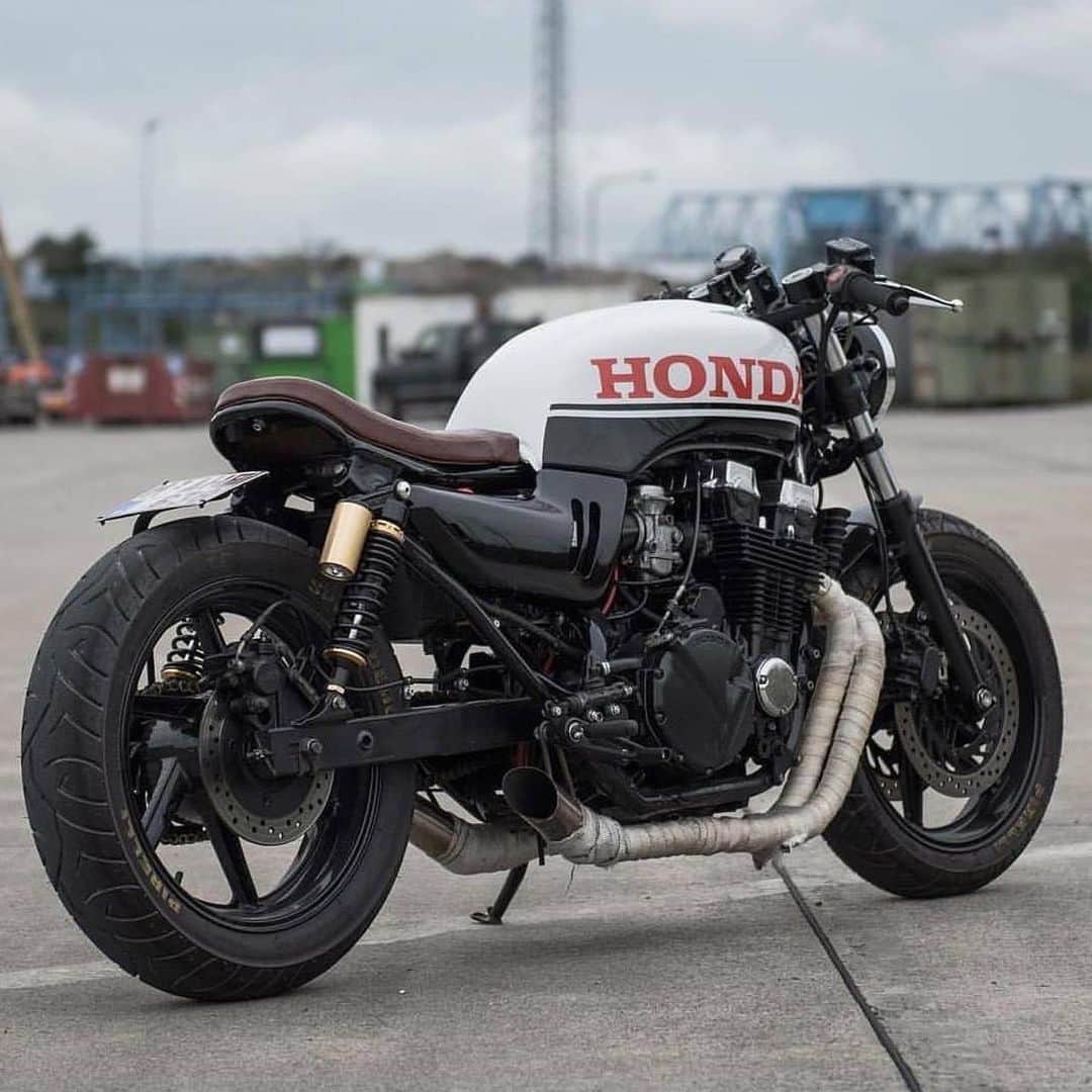 epidemic_motorsさんのインスタグラム写真 - (epidemic_motorsInstagram)「Honda CB750 Via @madmakscustom  photo @antoinehotermans  #honda #cb750 #brat」7月30日 5時10分 - epidemic_motors