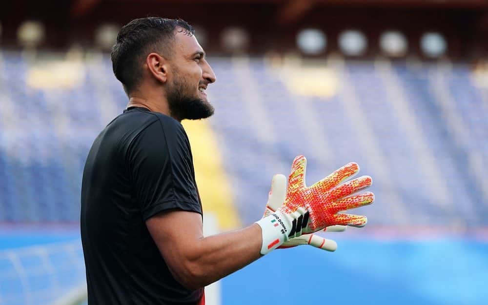 ジャンルイジ・ドンナルンマのインスタグラム：「Great win tonight, one more game left! ⚽🧤 #SampdoriaMilan」