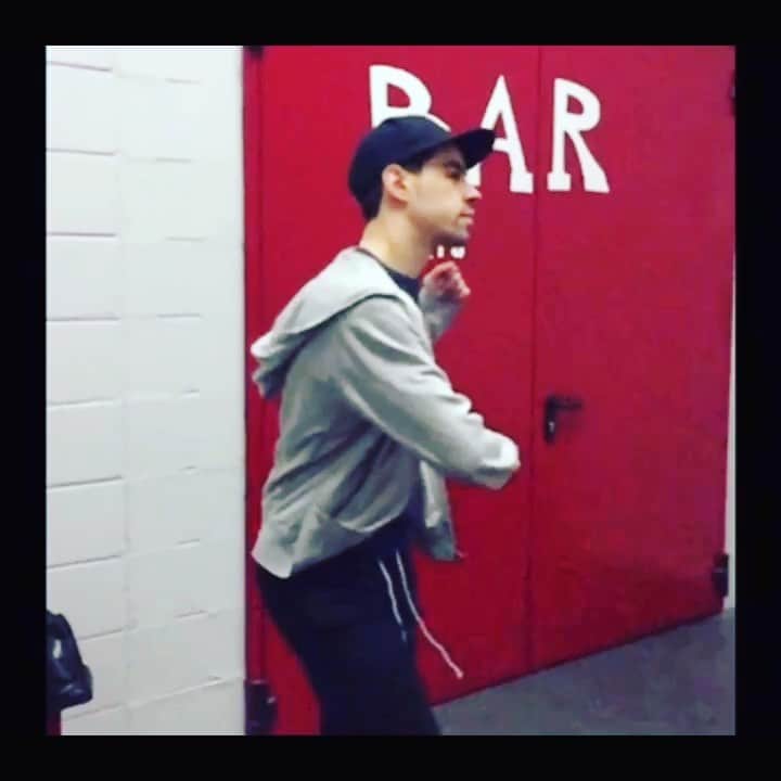 アンナ・カッペリーニのインスタグラム：「Shake it 4 a Happy BDay @luca.lanotte_skater !!!! ❤️❤️😍😍😘😘😘」