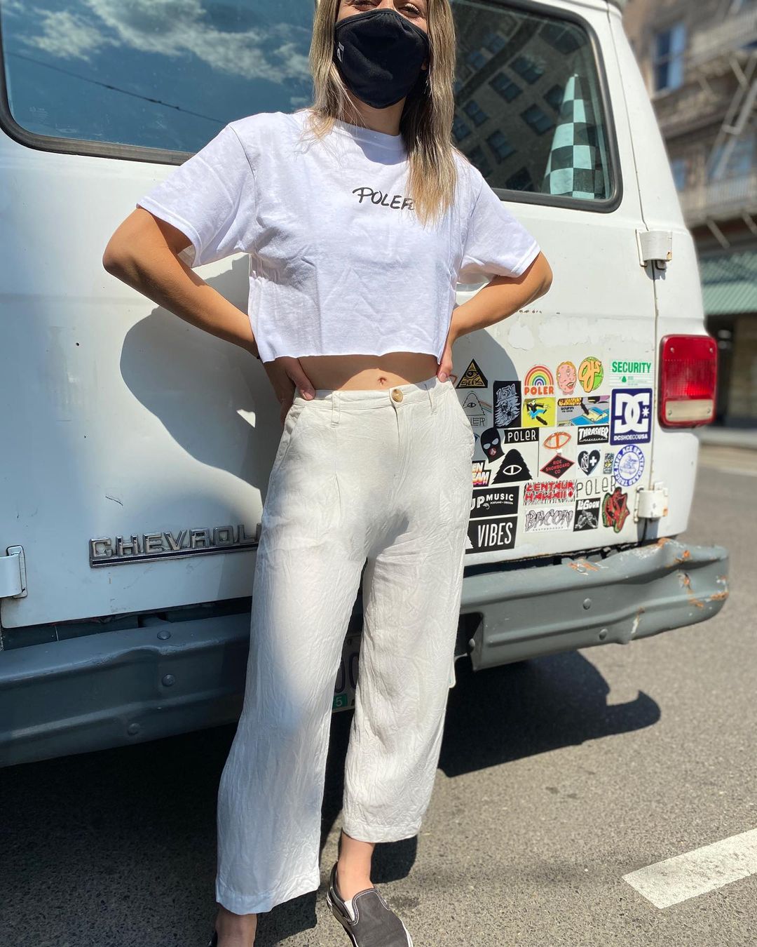 Poler Outdoor Stuffさんのインスタグラム写真 - (Poler Outdoor StuffInstagram)「Cropped tees are for ultimate airflow 👌🏼  Buy a tee and get a complimentary crop from one of us in the shop!」7月30日 7時16分 - polerportland