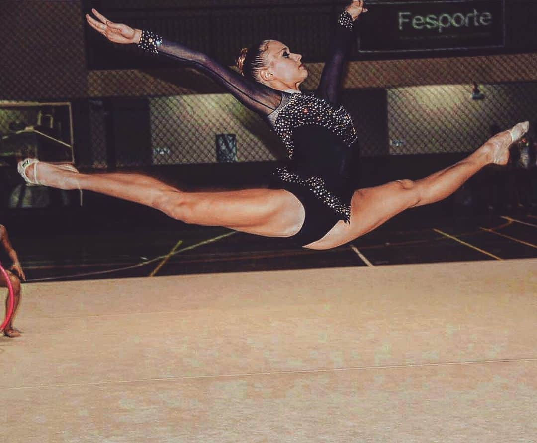 Jessica sayonara maierさんのインスタグラム写真 - (Jessica sayonara maierInstagram)「FLY AS HIGH AS YOU CAN 💪🏼❣️ . . . #fly #flying #jump #rythmicgymnastics #rythmic #gymlover #gymlovers #believe #believeinyourself #warrior #rondejambe #gym #gymmotivation #olympicgames #rio2016 #womanathlete #womanpower #girlpower #icandoit」7月30日 7時59分 - sayonaramaier