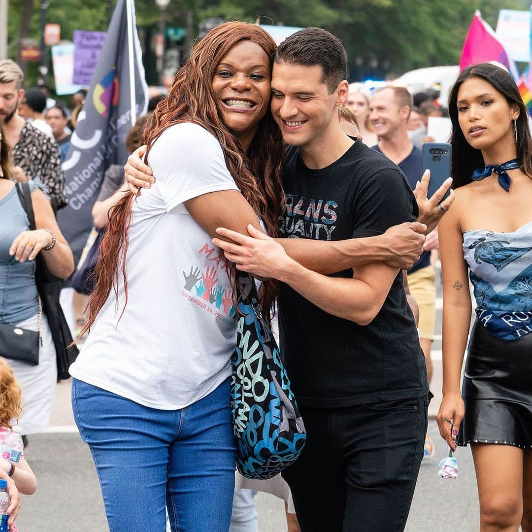 YouTubeさんのインスタグラム写真 - (YouTubeInstagram)「Congratulations to the cast, crew and friends of #StateOfPride for winning the @GLAAD Media Award for Outstanding Documentary. We're so happy to be a part of this project and highlight how vibrant and resilient the LGBTQIA+ community is. #RepresentationMatters #YouTubeOriginals」7月30日 8時00分 - youtube