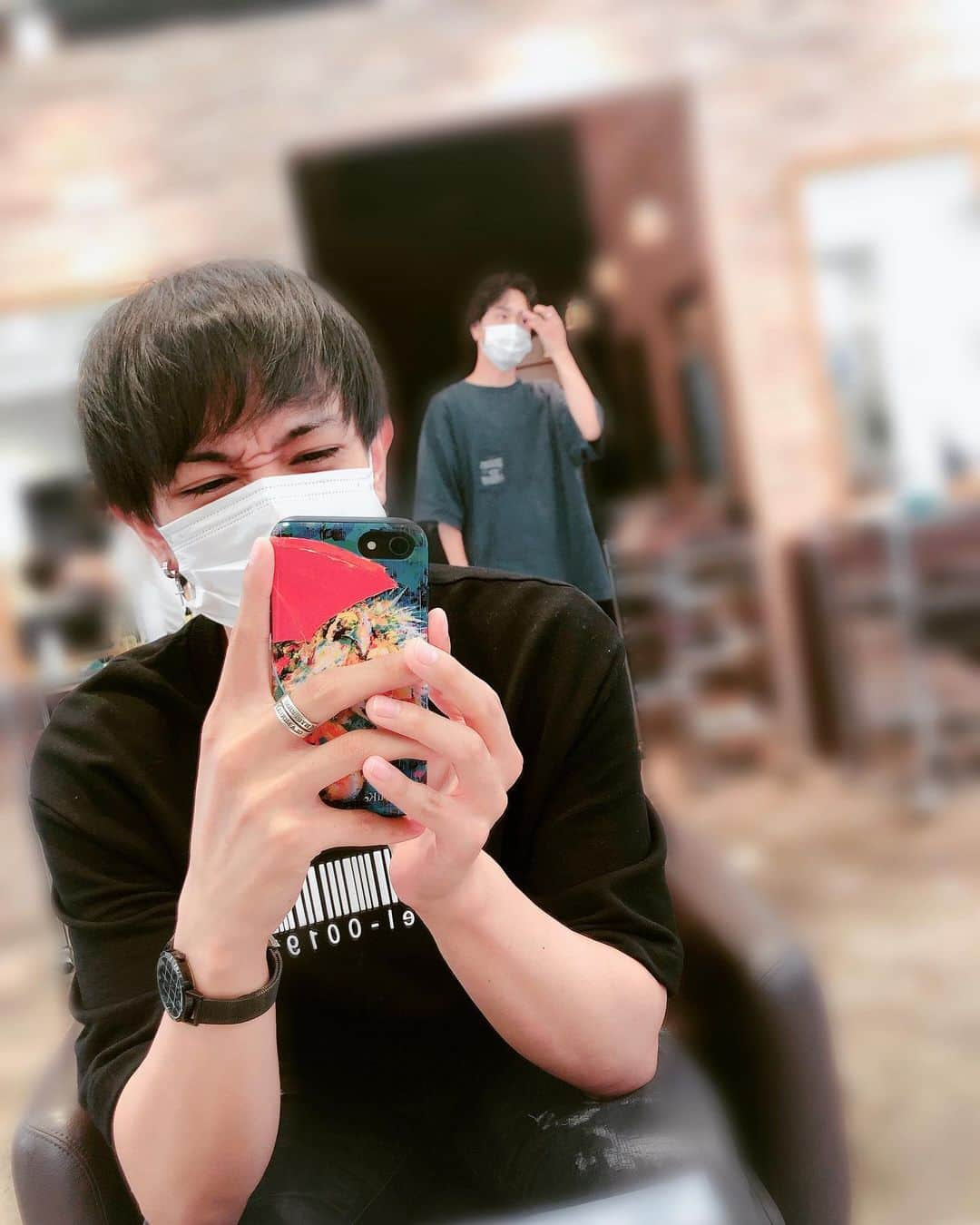 前田隆太朗のインスタグラム：「かっちょよくしてもらいました！ #夏は短く #オン眉 #GUZZLE」