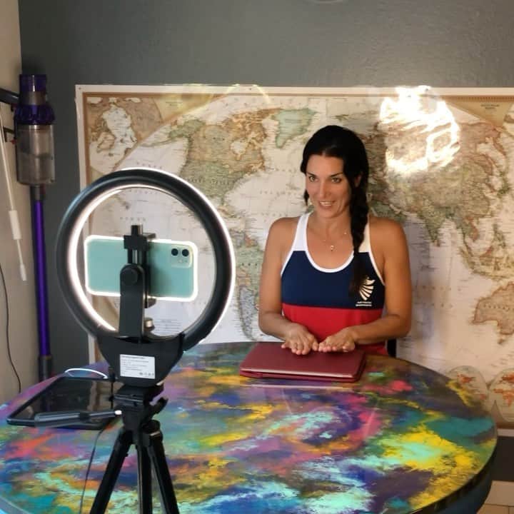 アンドレア・フエンテスのインスタグラム：「The future of @usaartisticswimming and @artswimusa will be even better if we build all together a powerful base. The clubs are doing an amazing job so from the NT, we want to give back as much as we can to help in any way possible. Growing all together -from now- will make possible a strong future and a good performance in @la28games. Here a little “behind the scenes” of the webinars we are building for you all! The webinars are made by @annavoloshyna @teixeiralara @kanogym and myself and include a big range of useful skills: Extension, flexibility, strength, sharpness, basics, choreography, routine execution, acrobatics, lifts, landrill and specific physical conditioning! Thank you Shari for the great idea and for your patience with our (sometimes slower than faster) perfectionism!」