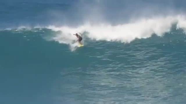 ボルコムのインスタグラム：「Carlos @DonCabeza 🏄‍♂️ 👀 #TrueToThis @volcomlatam 🎥: @jack_colemang」