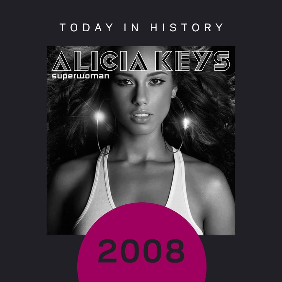 のインスタグラム：「On this day in 2008, @aliciakeys released "Superwoman" which won the vocal superstar her second consecutive GRAMMY Award for Best Female R&B Vocal Performance at the 51st #GRAMMYs in 2009. 👏🎶」
