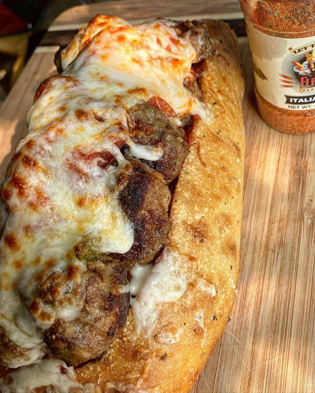 Flavorgod Seasoningsさんのインスタグラム写真 - (Flavorgod SeasoningsInstagram)「Supreme meatball stuffed French loaf.⁠ -⁠ Customer:👉 @platesbykandt⁠ Seasoned with:👉 #Flavorgod Italian Zest Seasoning⁠ -⁠ Add delicious flavors to your meals!⬇️⁠ Click link in the bio -> @flavorgod  www.flavorgod.com⁠ -⁠  Filled with meatballs from scratch. Half Italian pork, half ground beef. Pepperoni, green pepper, onions and olives. Topped with @murrayscheese mozzarella cheese of course. Everything seasoned with @flavorgod Italian zest. @simpletruth4u French bread coated with @pvt_selection garlic herb butter. 🔥🔥🔥⁠ -⁠ Made by: kody (@maserati_martin )⁠ Key ingredients 👇🏽👇🏽⁠ • @simpletruth4u French bread from bakery⁠ • @flavorgod Italian zest⁠ • @krogerco ground beef and mild Italian sausage⁠ • @murrayscheese mozzarella⁠ • @pvt_selection garlic herb butter⁠ -⁠ Flavor God Seasonings are:⁠ 💥ZERO CALORIES PER SERVING⁠ 🔥0 SUGAR PER SERVING ⁠ 💥GLUTEN FREE⁠ 🔥KETO FRIENDLY⁠ 💥PALEO FRIENDLY⁠ -⁠ #food #foodie #flavorgod #seasonings #glutenfree #mealprep #seasonings #breakfast #lunch #dinner #yummy #delicious #foodporn」7月30日 10時01分 - flavorgod