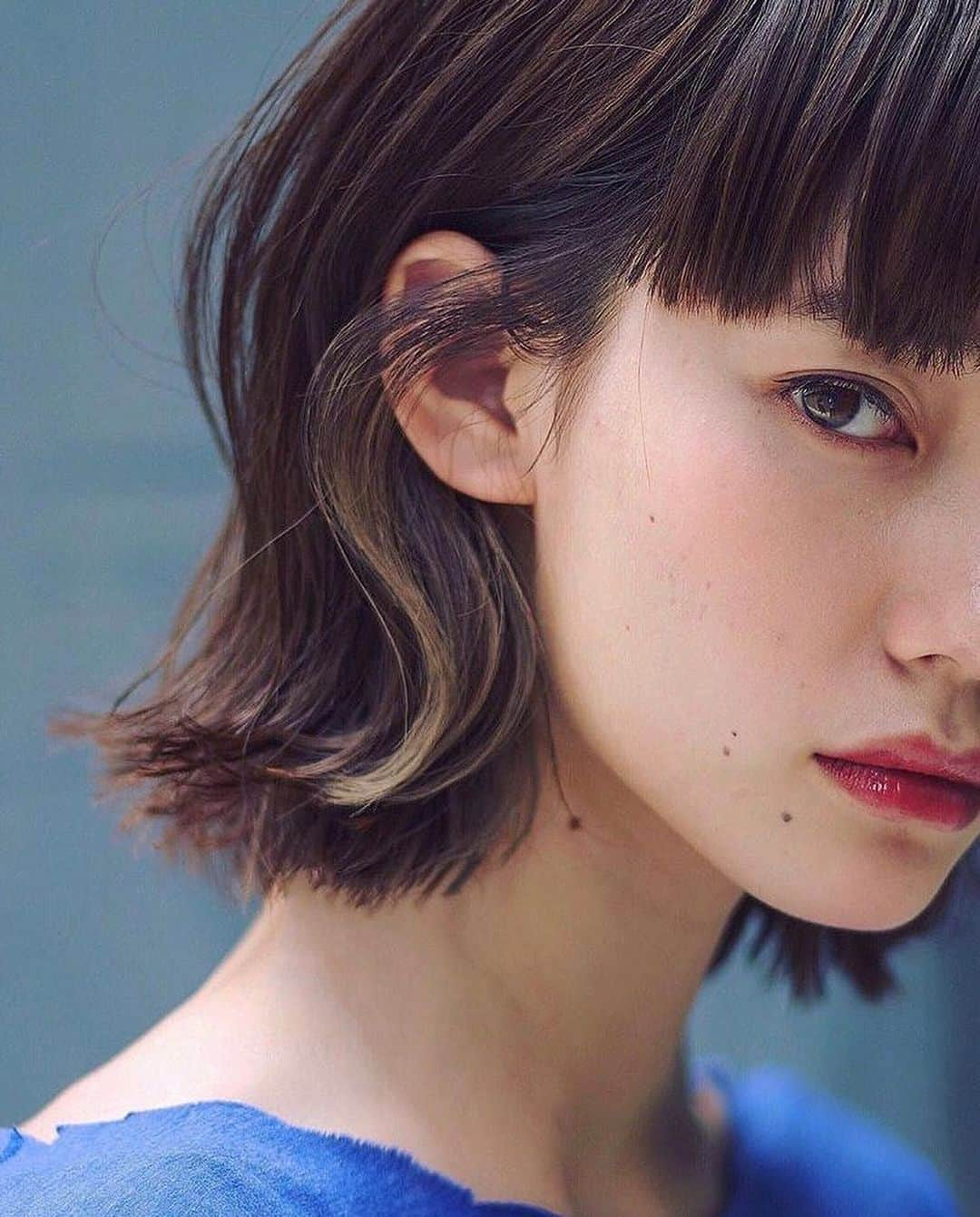 LALA公式さんのインスタグラム写真 - (LALA公式Instagram)「タグ付けヘアスタイルの紹介🏷﻿ ﻿ ボブヘアカタログ＊﻿ ﻿ -タグ付けして頂いた素敵なヘアスタイルをRepostでご紹介させて頂いてます。-﻿ ﻿ @hironori_okada さんありがとうございました。 ﻿ ﻿ ——————————————————﻿ ﻿ LALA webサイト→「ヘアカタログララ」 で検索✨﻿ ﻿ LALAは、全国の厳選美容師だけを掲載するヘアカタログメディアです。﻿ ﻿ 技術、センス、サービスにこだわるプロフェッショナルが、毎日のサロンワークでお客様に提案するリアルなヘアスタイルを掲載しています。﻿ ﻿ あなたの魅力を引き出す運命の美容師をみつけてください。 ﻿ ﻿ ﻿ ﻿ —————————————————— ﻿ ﻿ ▶︎掲載をお考えのサロン様、スタイリスト様へ LALAサイト内、一番下にある「掲載をお考えの方へ」からお問い合わせください。﻿ ﻿ ▶︎インスタ内でヘアスタイルの紹介をご希望される方へ﻿ @lala__hair をフォロー&タグ付けください📌厳選して紹介させて頂きます。﻿ ﻿ ﻿ ——————————————————﻿ ﻿ ﻿ ﻿ ﻿ #ボブ #ボブヘアー #ボブヘア #外ハネボブ #ボブアレンジ #ボブヘアアレンジ #ショートボブ #ショートボブアレンジ #ショートヘア #ショートカット #ショートヘアアレンジ #ボブスタイル #インナーカラー  #外ハネパーマ #ミディアム #ミディアムヘア #ミニボブ #アッシュカラー #髮型屋 #髮型設計 #发型 #造型 #短髮 #日系髮型 #女生髮型 #女生短髮 #短髮造型 #短髮女孩 #日系短髮」7月30日 20時51分 - lala__hair