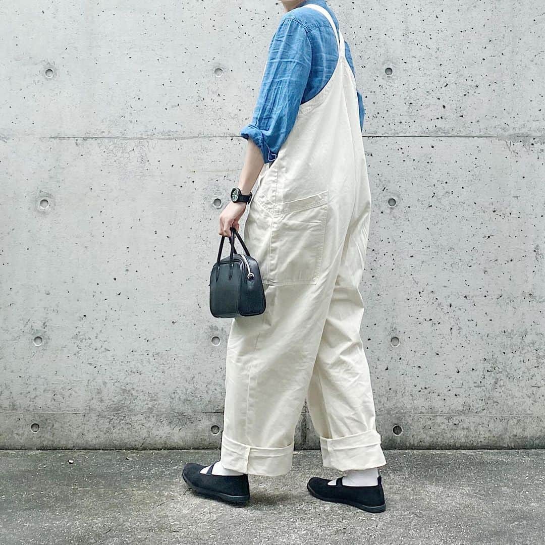 ryokoさんのインスタグラム写真 - (ryokoInstagram)「▪︎ . ブルーのシャツとアイボリーのオーバーオール🐳 . . . shirt #vintage #ralphlauren  overalls #harvesty bag #artsandscience  shoes #moonstarshoes」7月30日 20時56分 - ryo___ka