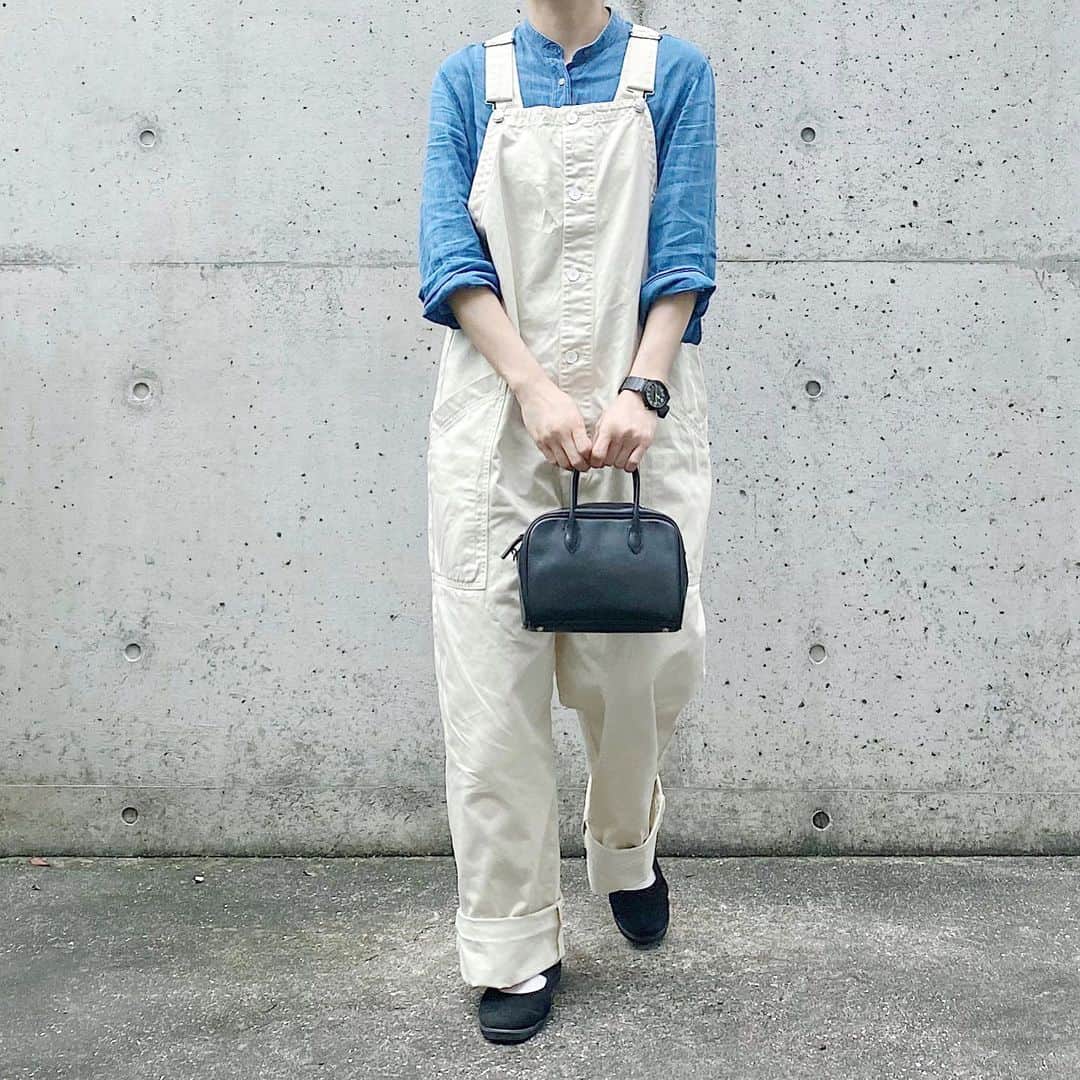ryokoさんのインスタグラム写真 - (ryokoInstagram)「▪︎ . ブルーのシャツとアイボリーのオーバーオール🐳 . . . shirt #vintage #ralphlauren  overalls #harvesty bag #artsandscience  shoes #moonstarshoes」7月30日 20時56分 - ryo___ka