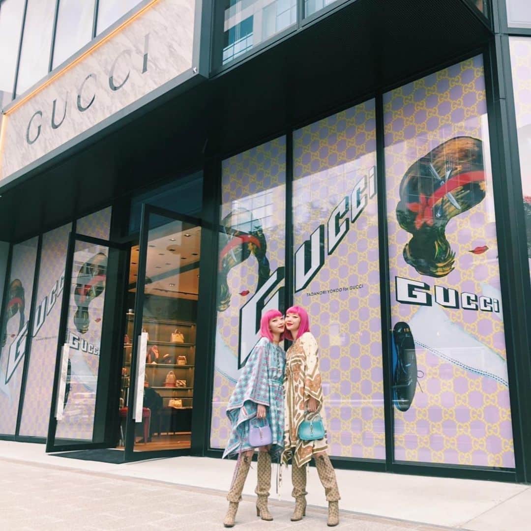 AYAさんのインスタグラム写真 - (AYAInstagram)「新しく渋谷宮下パークに オープンした @gucci のお店🍒 横尾忠則さんのART WORKが ウィンドウに！🌹🔥  本当に素敵🦋🦋🦋  #GUCCIxTOKION  #GucciShibuyaMiyashitaPark」7月30日 19時29分 - ayaxxamiaya