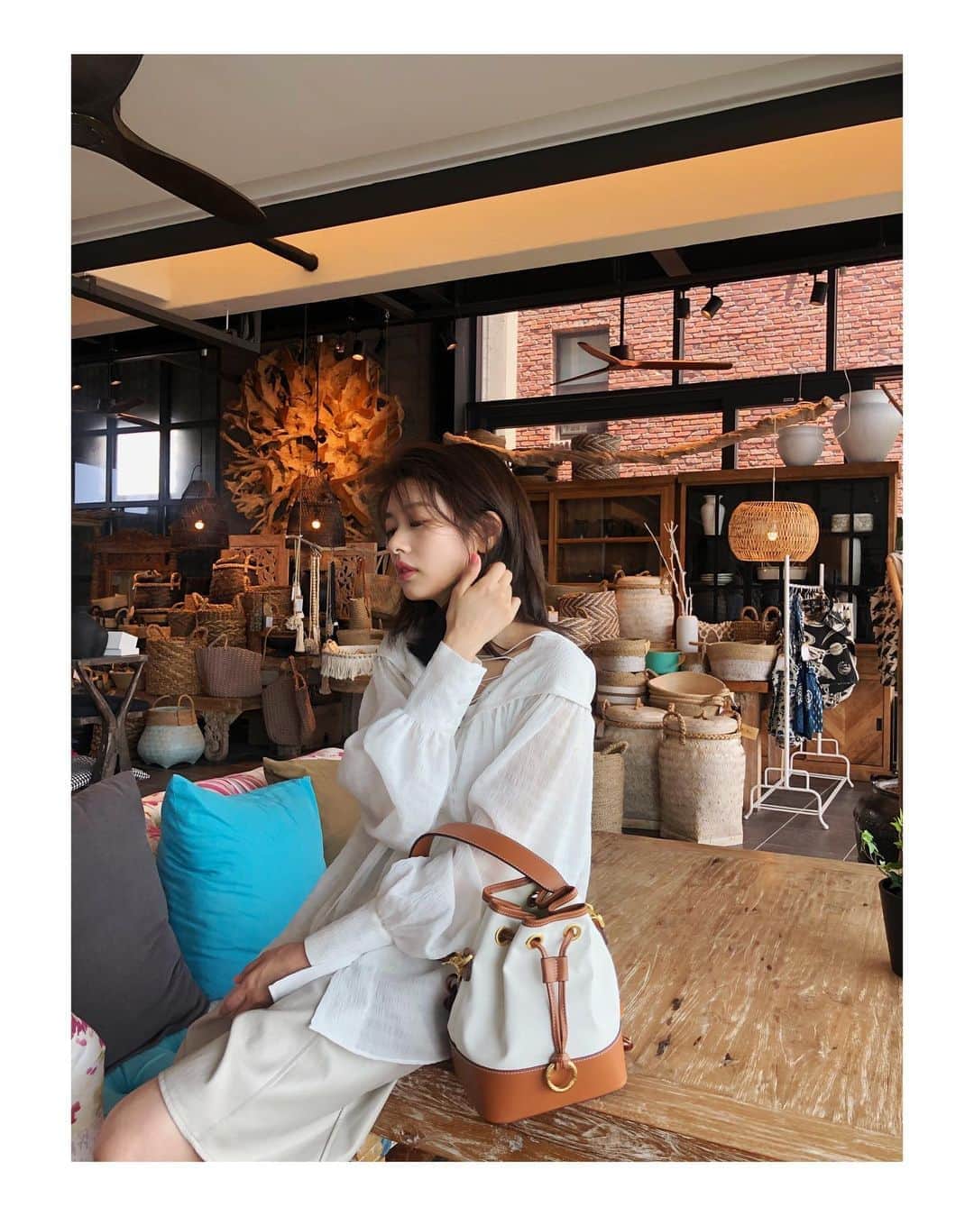 チョン・ソミンのインスタグラム：「화보촬영중🍒」