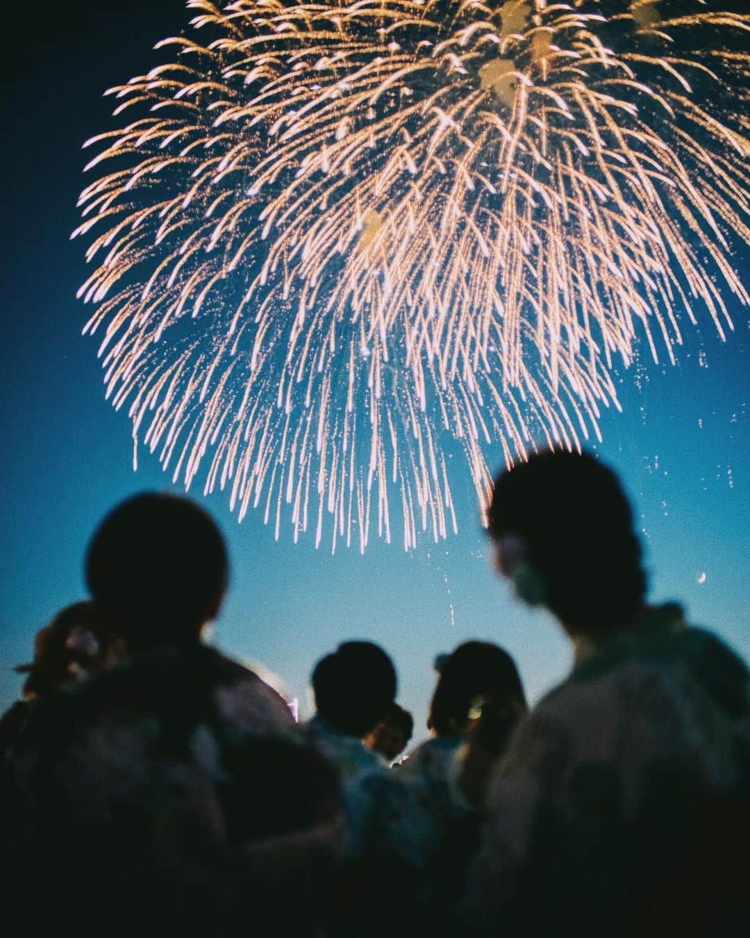 haru wagnusのインスタグラム：「『戸田橋花火大会』 ㅤㅤㅤㅤㅤㅤㅤㅤㅤㅤㅤㅤㅤ ㅤㅤㅤㅤㅤㅤㅤㅤㅤㅤㅤㅤㅤ この日からもうすぐ丁度１年。 最高すぎた花火。 来年にはみんなでまた見たいね🎆 ㅤㅤㅤㅤㅤㅤㅤㅤㅤㅤㅤㅤㅤ ㅤㅤㅤㅤㅤㅤㅤㅤㅤㅤㅤㅤㅤ #花火」