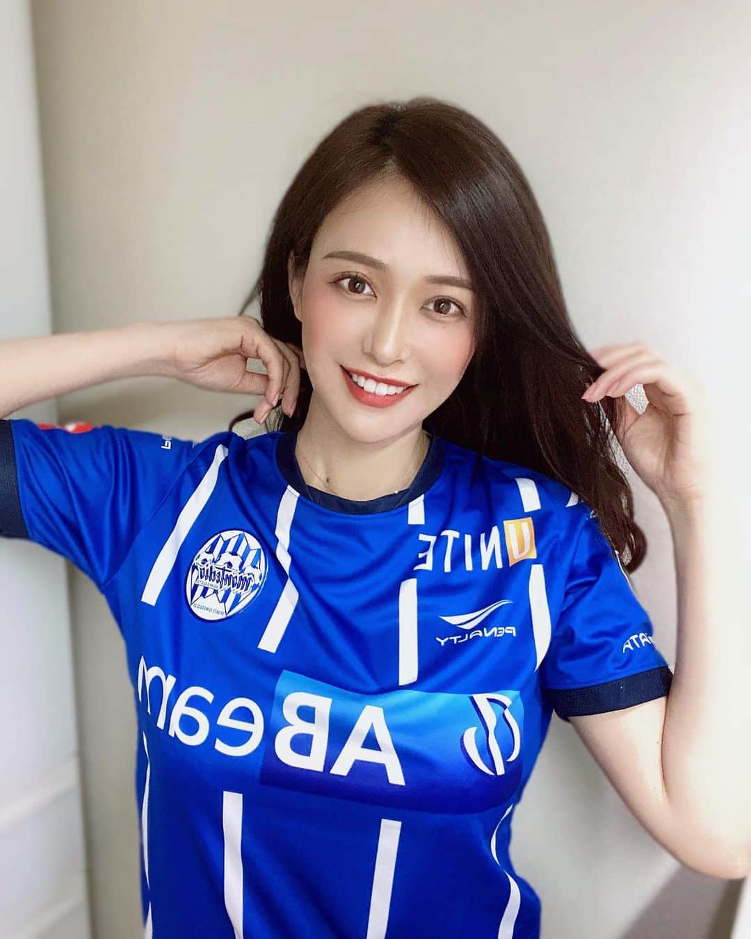 平塚千瑛さんのインスタグラム写真 - (平塚千瑛Instagram)「#⚽️ モンテディオ山形ユニホーム👕 山形ディオ！📣 . 珍しく２枚目は動画🗽🗽🗽 .  . #モンテディオ山形 #サッカー  #サッカーユニホーム #DAZN #daznjapan #japan #soccer #montedioyamagata #jリーグ  #ボブヘアー #襟足ウィッグ #ヘアドネーション」7月30日 19時28分 - chiaki_hiratsuka