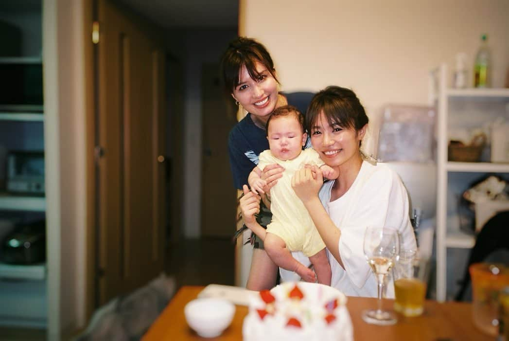 菜乃花さんのインスタグラム写真 - (菜乃花Instagram)「🎂 お祝いの思い出 🎂﻿ ﻿ チェルシーにお家でお祝いをしてもらった時の😊﻿ ﻿ ご馳走作ってくれてチェルシーおすすめのケーキ屋さんでケーキも買ってきてくれて幸せでした🥺💖﻿ ﻿ べいびー🍼とチポレ🐈にも癒されました！！！﻿ ﻿ ﻿ 素敵なプレゼントも今度紹介する💓﻿ 旦那さん共々お祝いありがとうございました🥺！✨」7月30日 19時35分 - nanoka0707