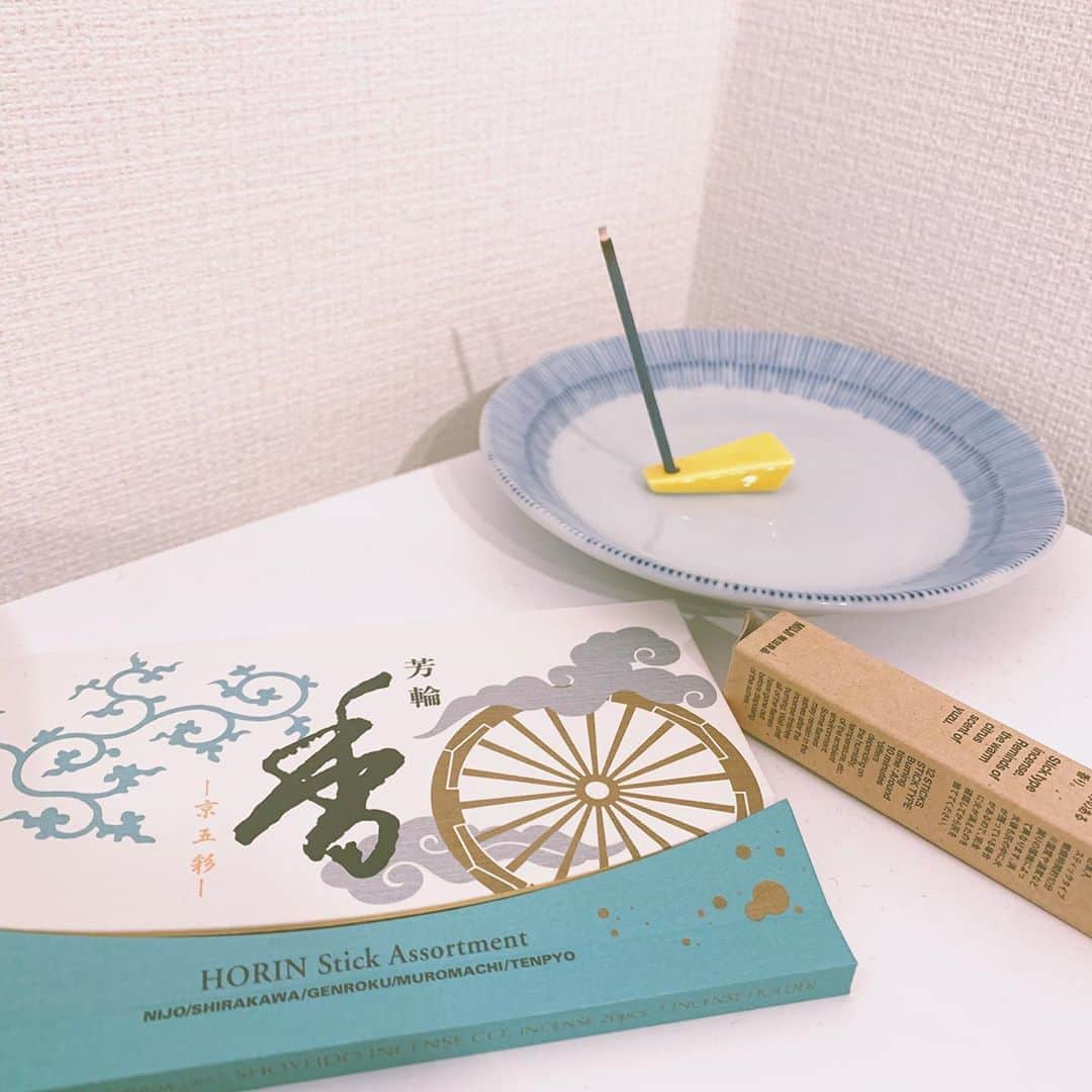 わちみなみのインスタグラム：「お香にはまってる🌿🌿 無印のしかいままで使ってなかったけど違うのも☺︎☺︎  #お香」