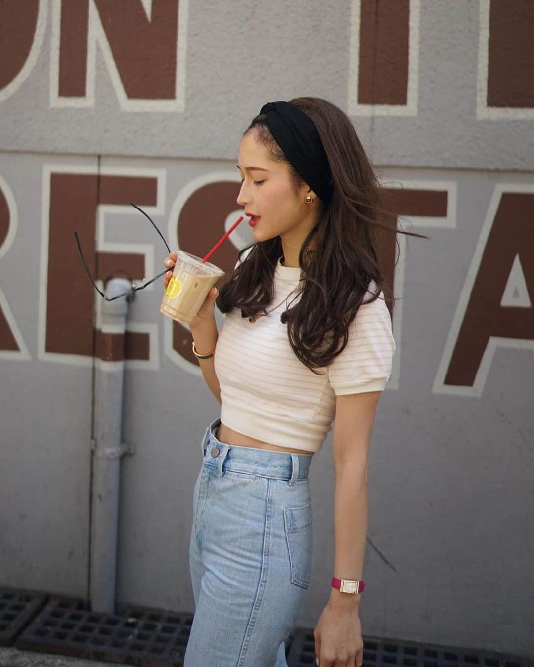 fukishaljのインスタグラム：「#tbt🔙📸  最近はマスクして外に出るのが 日常になって 外に出る事も気をつけるので 以前のように 写真を撮る事も減ったから instagramの写真も どんなものをあげていこうかなぁ🐈 みたい事とかあれば是非 おしえてほしいな🙏🏻✨  去年とは過ごし方も変わったけれど 些細なことに気づきやすくなり 小さな幸せとか感謝をこんな時こそ大切にしたいな☀️  さいきんはなわとびにハマってるよ☺️ あとは @chanchang_official のAW かわいいヘアアクセや小物 環境動物に配慮したユニセックスものなど みんなの秋冬がたのしくなる心がおどるものを いまチームみんなでソーシャルディスタンスしながら 作ってるからたのしみにしててほしいな」