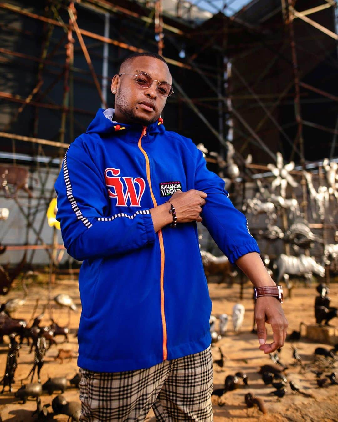 K.Oさんのインスタグラム写真 - (K.OInstagram)「Royal Blue @skhandaworld jacket. Order now via WhatsApp #swipeleft」7月30日 19時49分 - mrcashtime