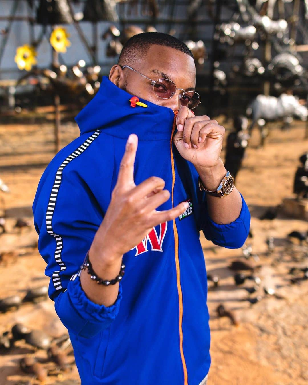 K.Oさんのインスタグラム写真 - (K.OInstagram)「Royal Blue @skhandaworld jacket. Order now via WhatsApp #swipeleft」7月30日 19時49分 - mrcashtime