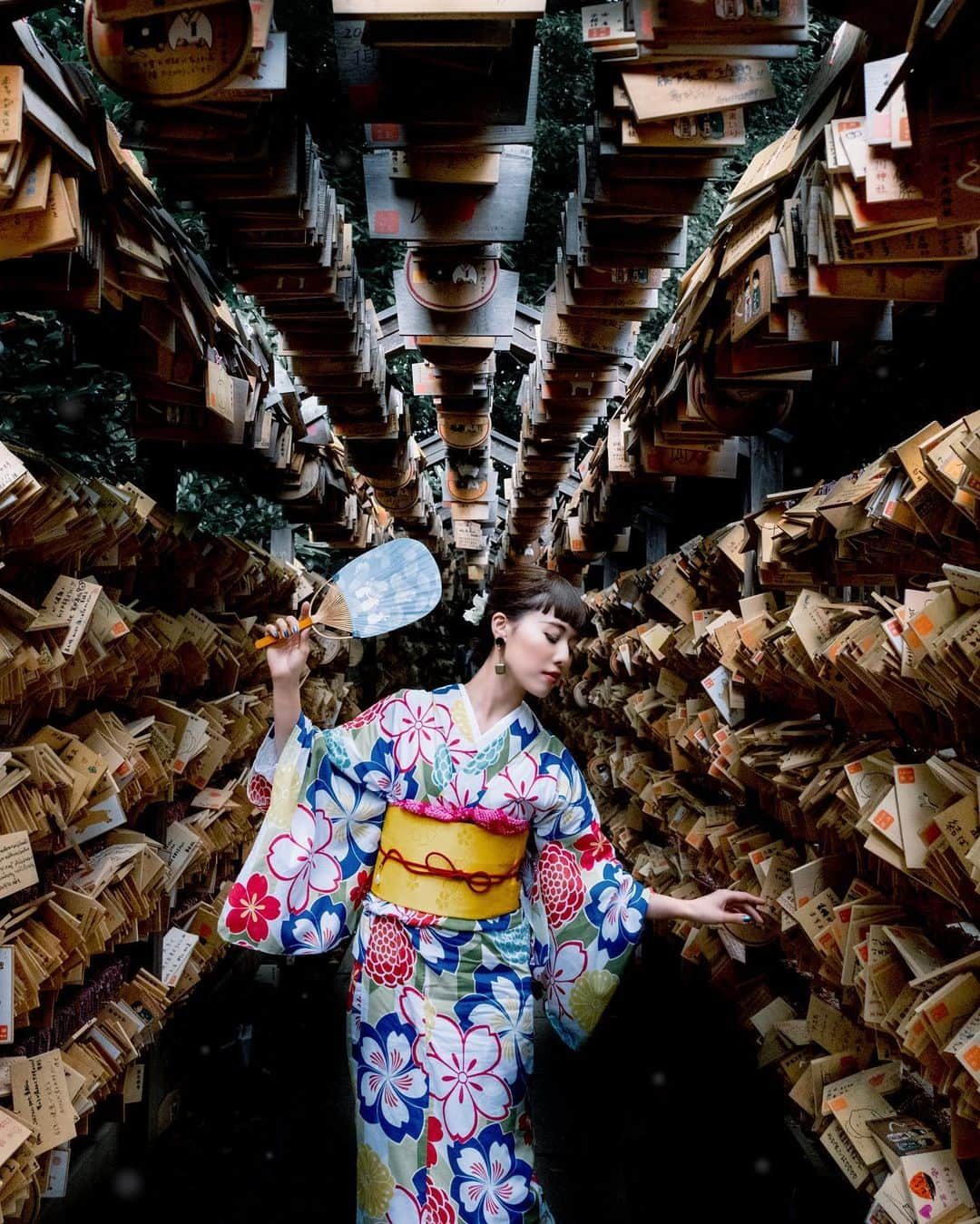 shabonさんのインスタグラム写真 - (shabonInstagram)「* . . . . . 👘 . . FUJIFILM X-T3 /  XF16-55mm F2.8 R LM WR . . Film Simulation / Classic Chrome . . . . . *  #igersjp #tokyocameraclub #東京カメラ部 #team_jp_ #photo_shorttrip #japan_of_insta #impression_shots #GPW_members_only #as_archive #indies_gram #reco_ig #art_of_japan_ #ig_phos #daily_photo_jpn #visitjapanjp #jp_mood #lovers_nippon_portrait #japan #indy_photolife #japan_daytime_view #xt3 #Fujifilm #fujifilm_xseries  #1x #浴衣 #浴衣女子 #川越氷川神社 #今日もx日和 #ギャラリームジン」7月30日 20時39分 - shabon