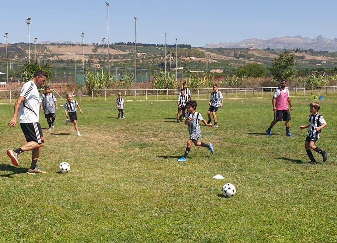 アンドレア・バルツァッリさんのインスタグラム写真 - (アンドレア・バルツァッリInstagram)「Bella esperienza con Juventus Academy al @verduraresortsicily」7月30日 20時40分 - andreabarzagli15