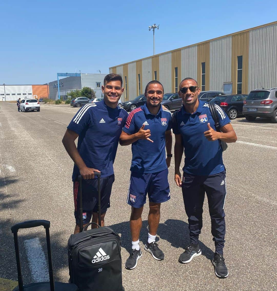 ラファエウ・ペレイラ・ダ・シウヴァさんのインスタグラム写真 - (ラファエウ・ペレイラ・ダ・シウヴァInstagram)「Vamos !!!!✈️✈️ @ol  #alegria #godsplan」7月30日 20時42分 - orafa2