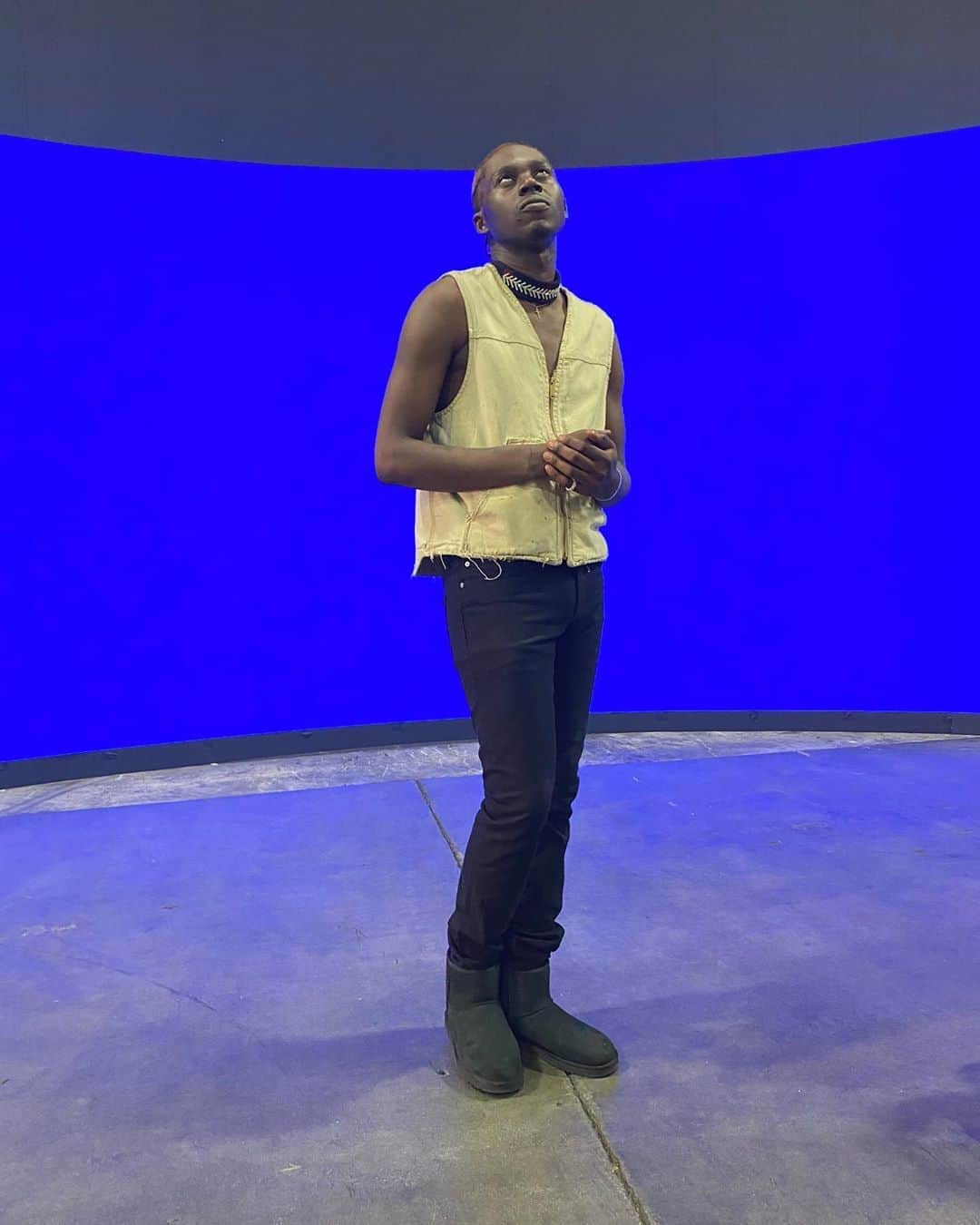 セオフィラス・ロンドンのインスタグラム：「focused #Onset @uggmens」