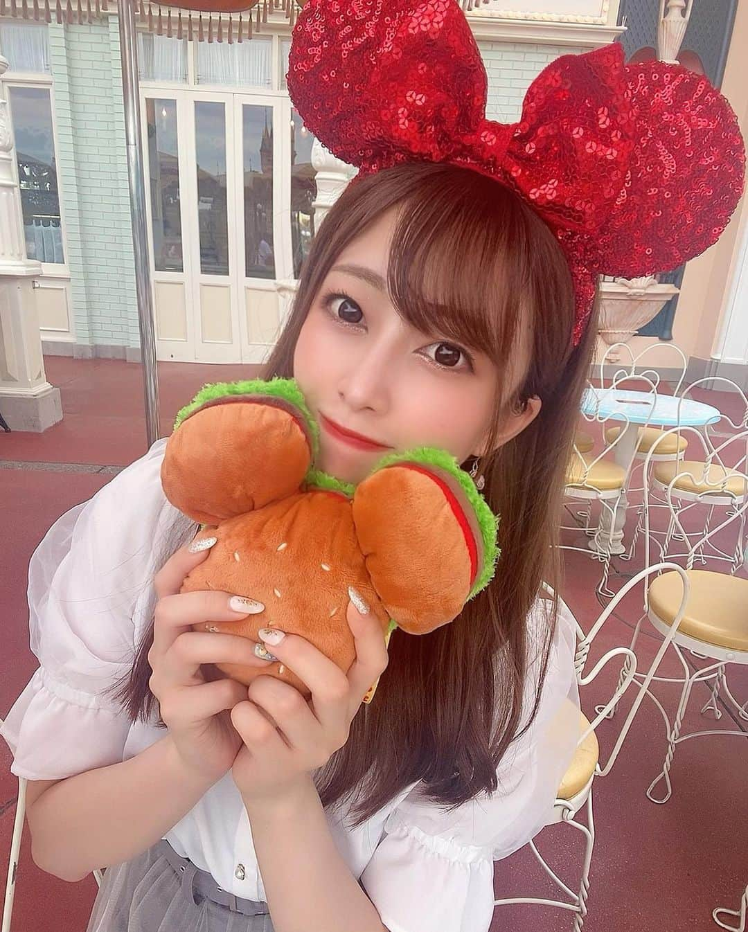 小泉奈央さんのインスタグラム写真 - (小泉奈央Instagram)「. Disney land❤️💍 . 8月も行けるかなぁ…🥰🎶？ . . .  #東京ディズニランド#ディズニー#ディズニーランド #disneyland#disney#tdl#tds #ディズニーコーデ#ミニー#ミニーちゃん」7月30日 12時29分 - nao_koizumi_