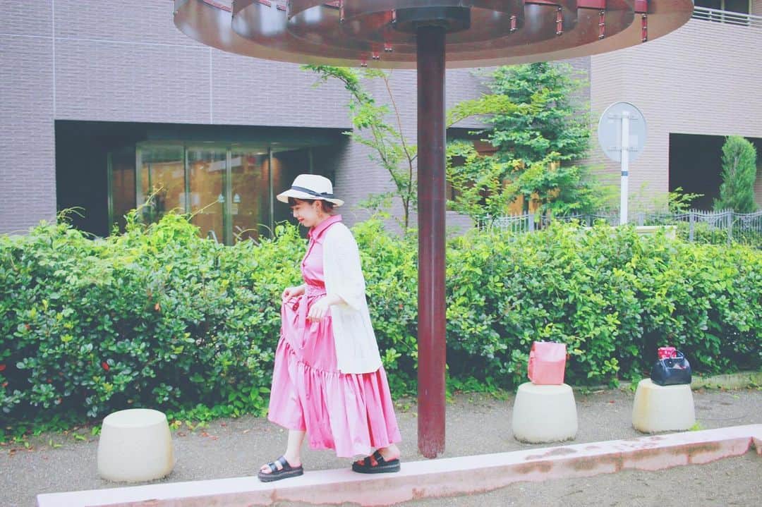 のインスタグラム：「🌻﻿ ﻿ 夏っぽいことしたいなぁ…﻿ 海行って、花火して…﻿ ﻿ 今年の夏は1度しか来ないのにねぇ﻿ ﻿ #ポートレート﻿ #被写体﻿ #夏休み #井上麗夢」