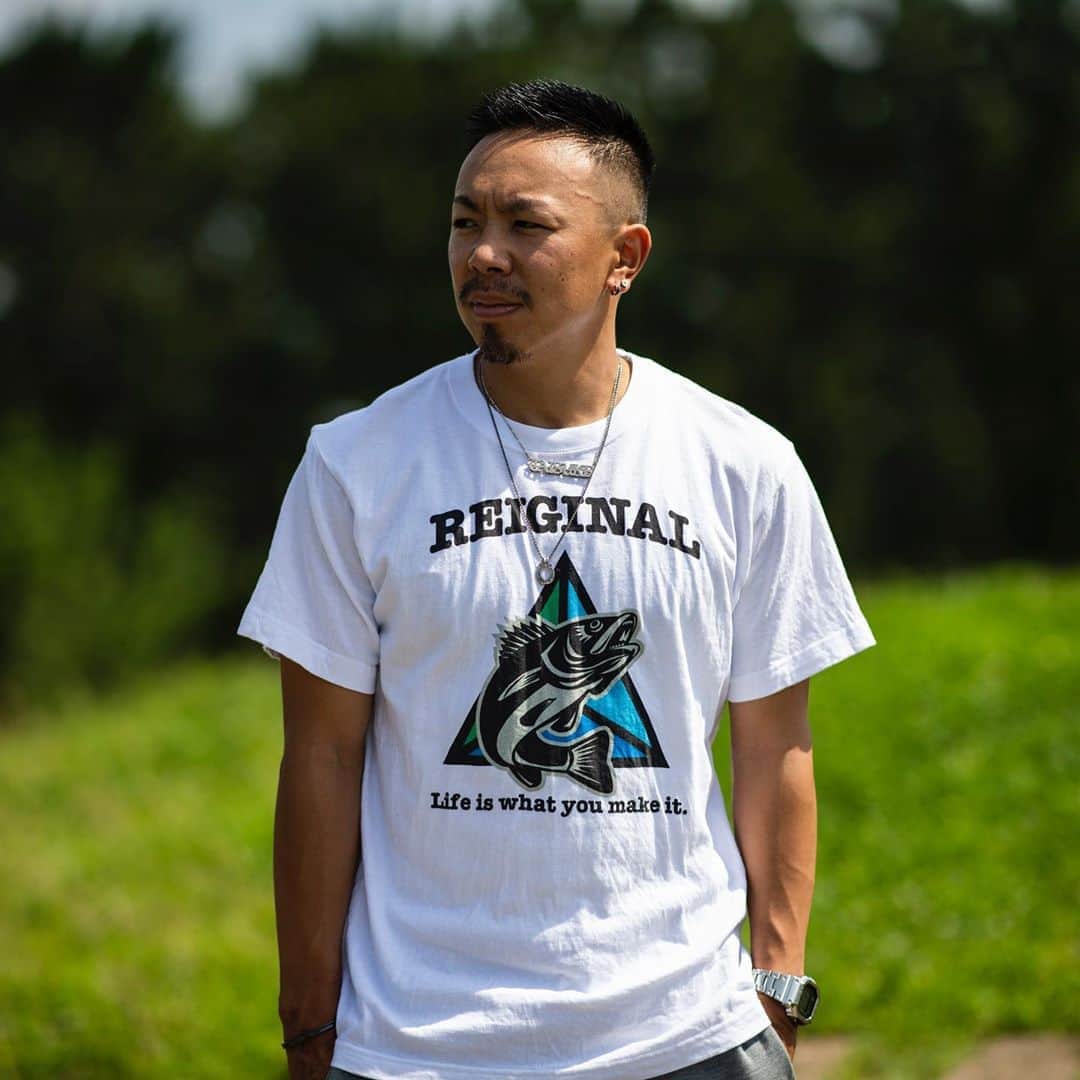 野中泰輔のインスタグラム：「予約販売の締め切りは今日中です！！ 予約ページは @reiginal_official からとべます！！ 旧作の商品も全てセールになってますので是非ご覧下さい🙏🙏  最初のTシャツは趣味の釣り🎣 最後のTシャツはBREAKの後ろにYUZUKOSHOと書いてますw 実家がゆずこしょうを作っていて、東京にも卸しをしてるくらい知ってる人は知っている有名なゆずこしょうです！ なので自分の表と裏みたいな意味でこんな可愛らしいTシャツが完成しました😂  #bboytaisuke #reiginal」