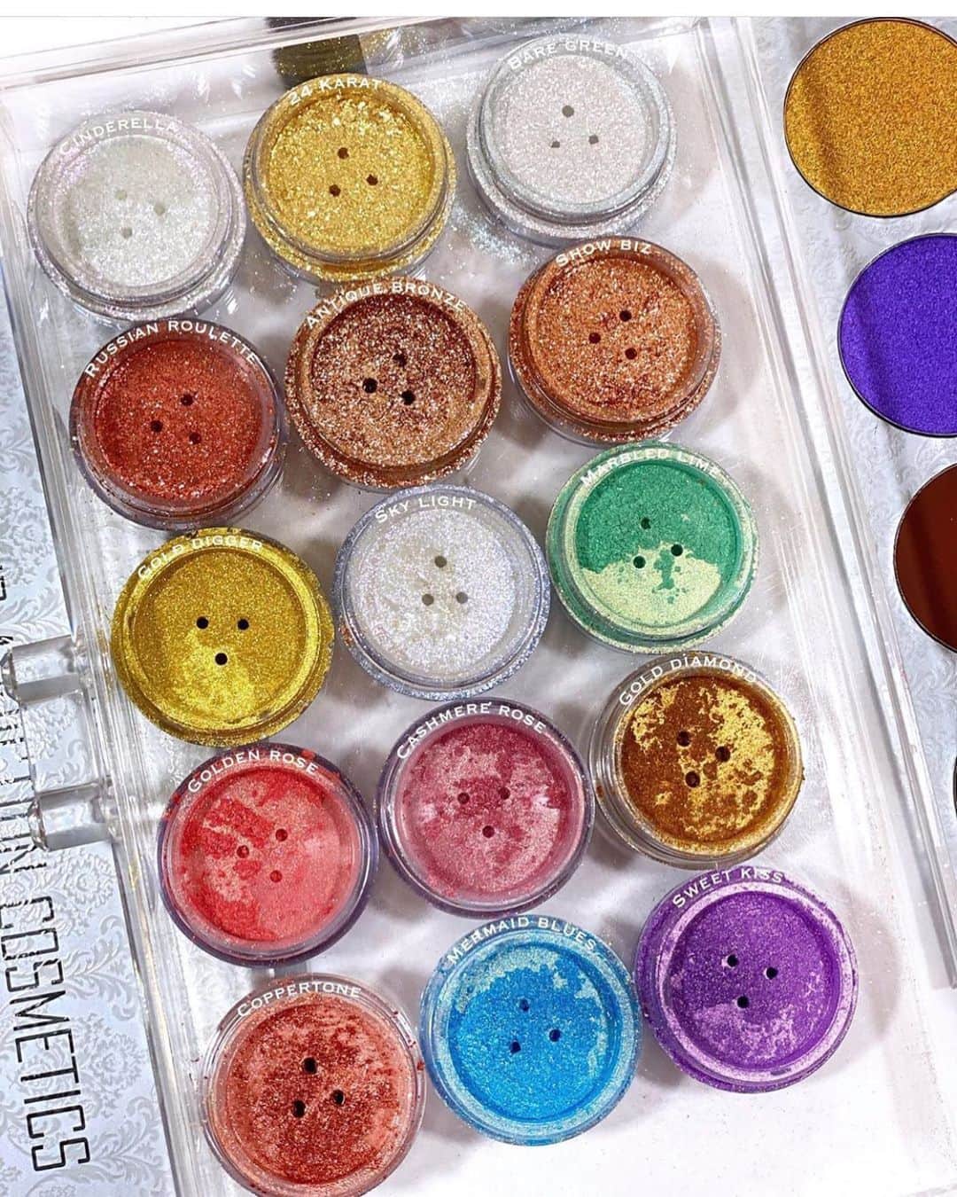 Makeup Addiction Cosmeticsさんのインスタグラム写真 - (Makeup Addiction CosmeticsInstagram)「Pigments and glitter heaven! All for 50% off! Ends tomorrow! Code: SUM 🔥🔥 Shot by @thebeautyradar  #makeupaddictioncosmetics #makeupaddiction」7月30日 14時25分 - makeupaddictioncosmetics