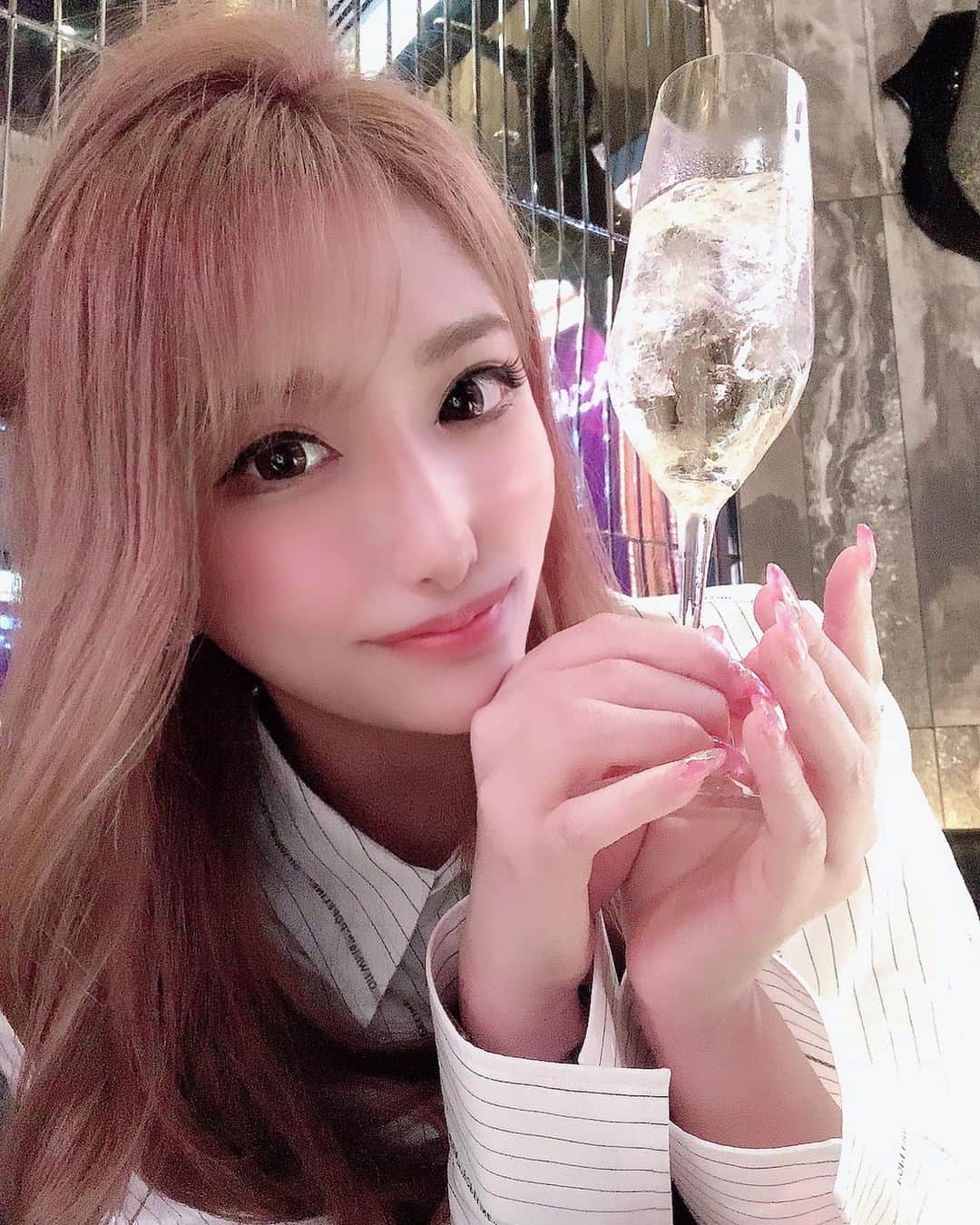 れみのインスタグラム：「シャンパン好き❤️」