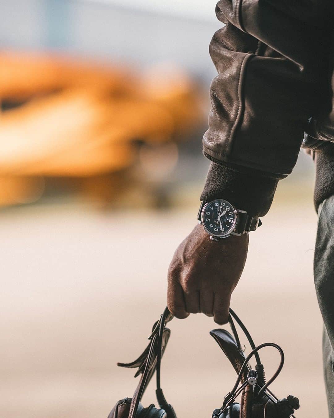 ゼニスのインスタグラム：「#Pilot: The instruments come and go, but the pioneering spirit of aviation remains forever steadfast. Pilot Type 20 Rescue Chronograph.  #Zenith #ZenithWatches #Watches #Watch #Watchesofinstagram #Watchfam #WatchoftheDay #Luxury #WatchAddict #Pilotwatch #Watchcollector #Horology #DailyWatch #ElPrimero #Chronograph #VintageWatches #Type20 #PilotType20 #Aviation」