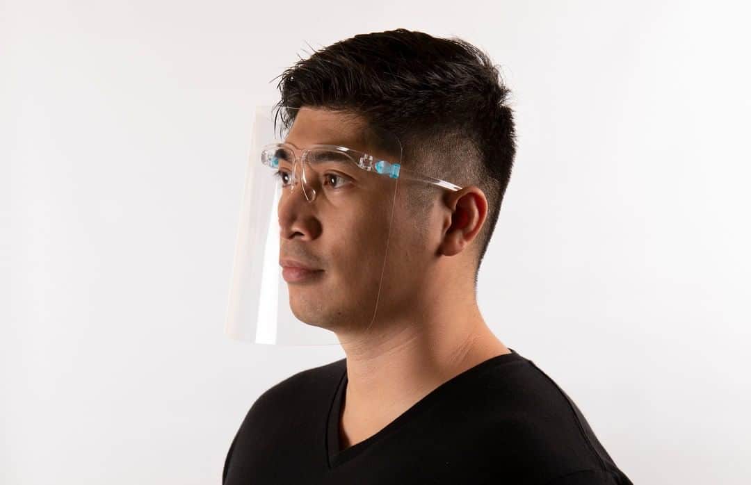 のインスタグラム：「Zippy's Face Shields are available to guard you and your family during this pandemic. You can buy a Face Shield at all Zippy's locations for $5.50 + tax on Oahu and $5.85 + tax on Neighbor Islands. #ZippysEssentials」