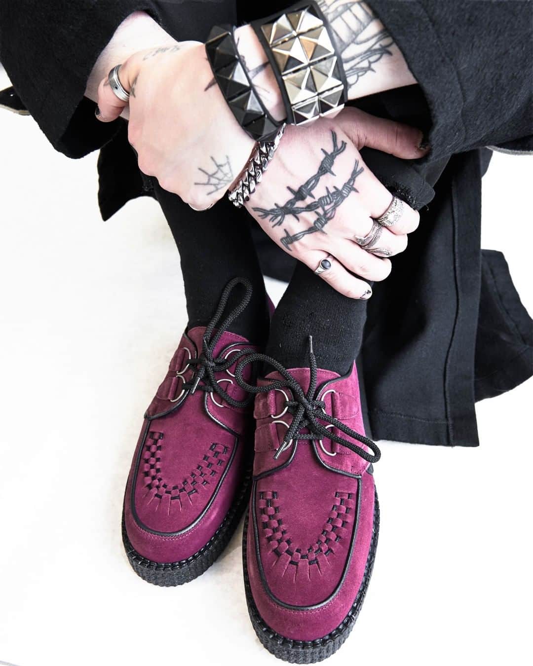 アンダーグラウンドのインスタグラム：「The Original Wulfrun Creeper- this version in luxury Burgundy Suede in sizes 3-12 from our online store and from selected stockists.⁠ ⁠ ⁠ ⁠ #UndergroundEngland #UndergroundShoes #UndergroundCreeper #WulfrunCreeper #Creepers #Underground #Wulfrun #OriginalCreeper #algender」