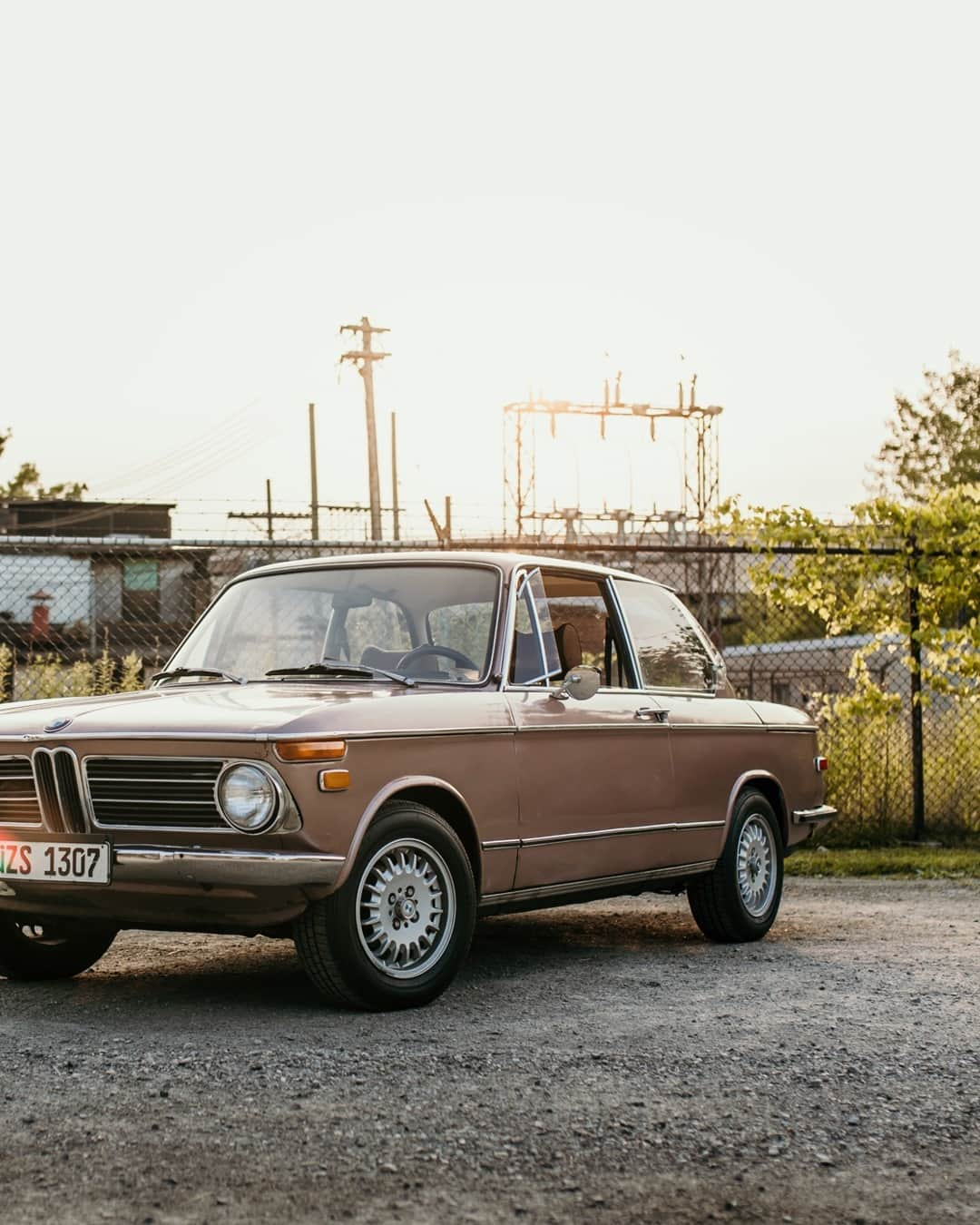 BMWさんのインスタグラム写真 - (BMWInstagram)「A piece of contemporary art. The iconic BMW 2002. #BMWClassic #BMWrepost @robanzit」7月30日 17時10分 - bmw