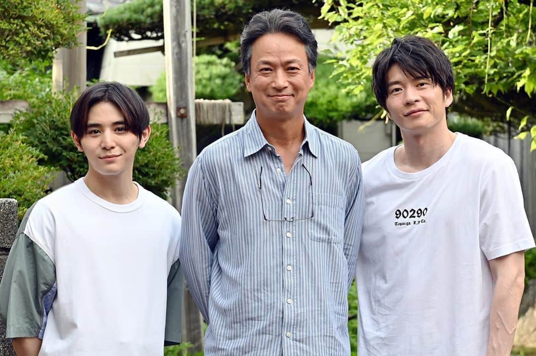【公式】キワドい2人-K2-さんのインスタグラム写真 - (【公式】キワドい2人-K2-Instagram)「新たな出演者発表ですっ🎊 凸凹異母兄弟、神崎・黒木の父親・神崎賢造役に 椎名桔平さんが決定しました🥳✨ この素敵な笑顔に裏に隠された 神崎と黒木も知らない、 賢造のキワドい秘密とは…😱‼️ #tbs #金曜ドラマ #９月スタート﻿ #キワドい２人 #キワドい親父 #Ｋ２﻿ #池袋署 #刑事課 #神崎黒木﻿ #山田涼介 #田中圭﻿ #椎名桔平 #最強凸凹コンビ﻿ #秘密 #兄弟﻿」7月30日 17時20分 - kiwadoik2_tbs