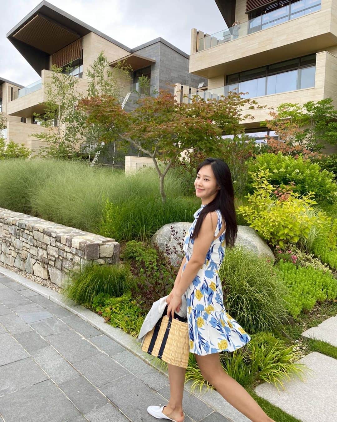 ユリ さんのインスタグラム写真 - (ユリ Instagram)「훌륭한 내 포토 @sooyoungchoi 💐」7月30日 17時20分 - yulyulk